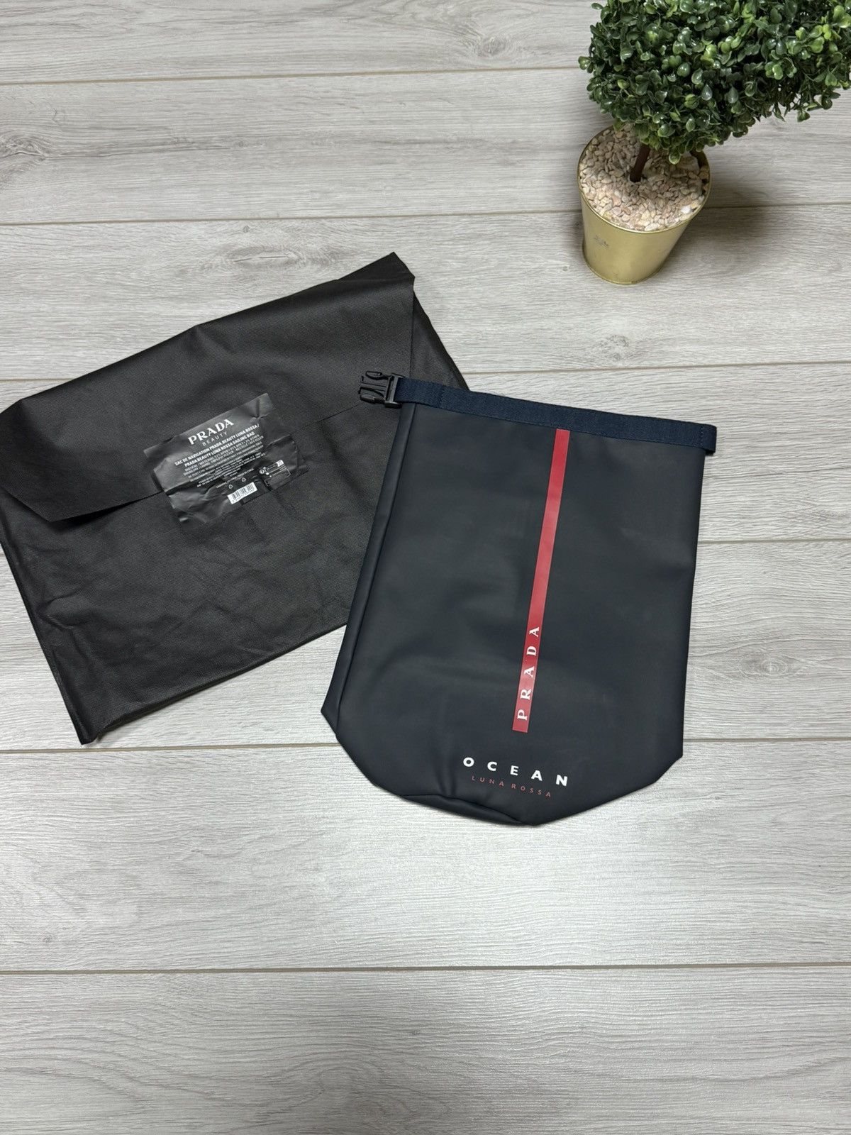 Prada Prada ocean Luna Rosa red tab big logo sling bag Size ONE SIZE - 1 Thumbnail