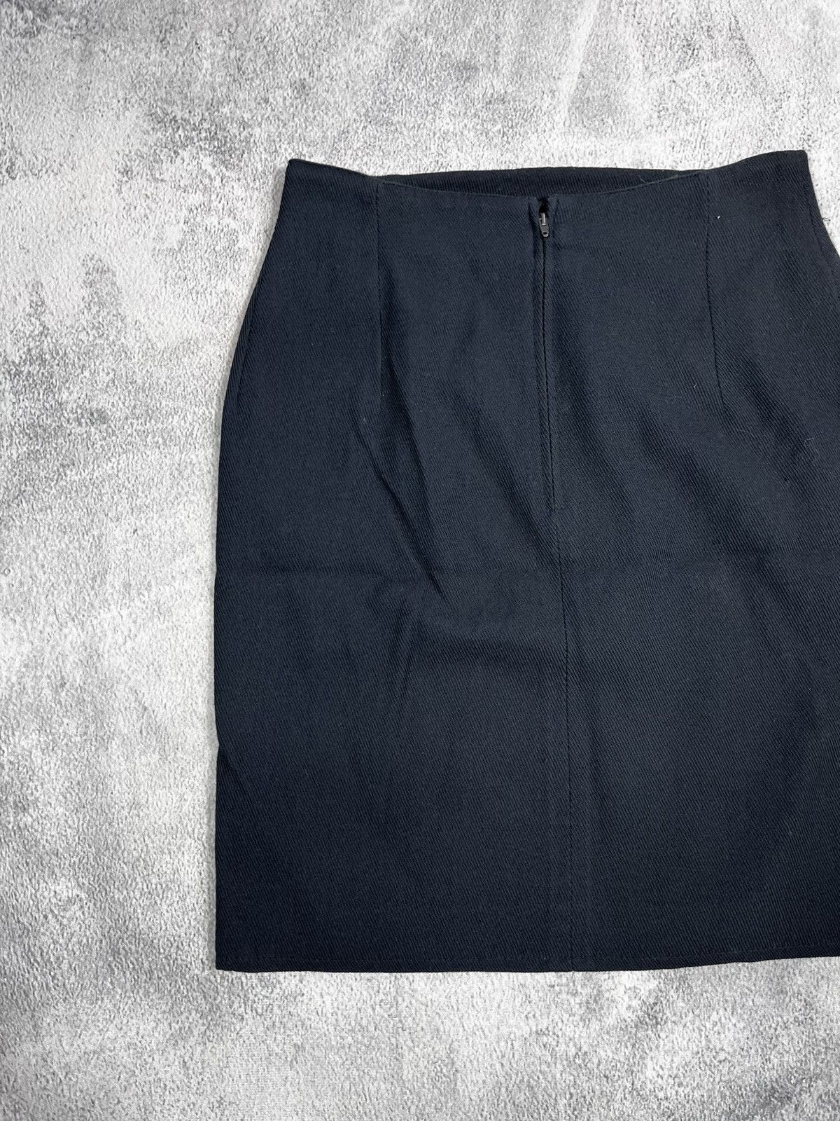 Emporio Armani Vintage 90s Emporio Armani retro skirt old money streetwear Size 28" / US 6 / IT 42 - 2 Thumbnail