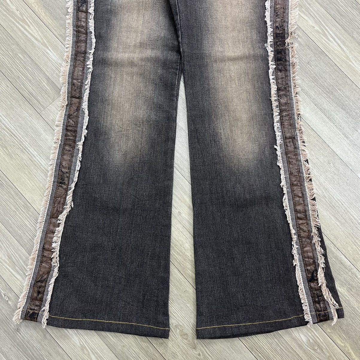 If Six Was Nine × Japanese Brand × Le Grande Bleu (L.G.B.) Y2K Avant Le Temps Waxed Leather Faded Flare Jeans Bootcut Size 27" / US 4 / IT 40 - 8 Thumbnail