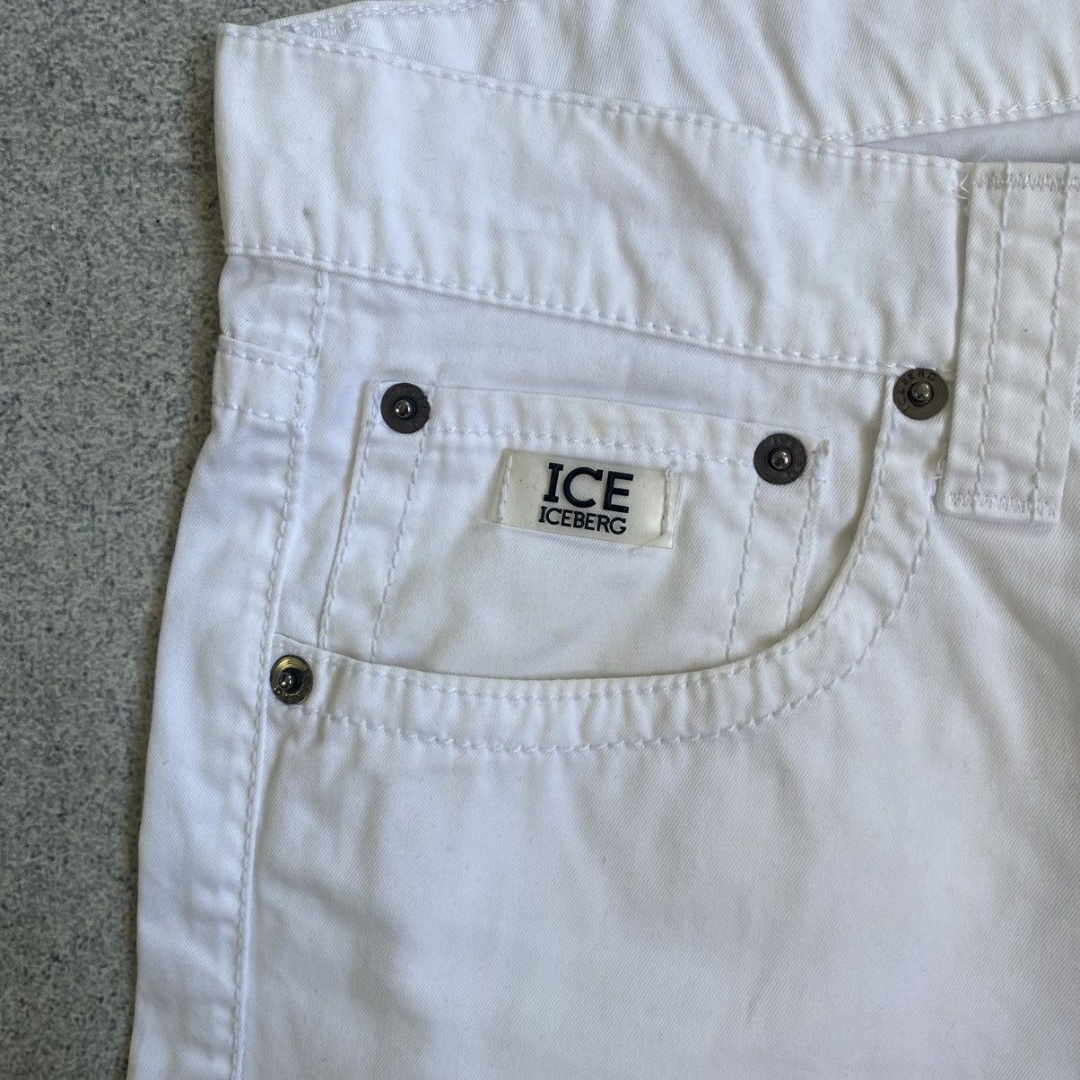 Iceberg Vintage 90's Iceberg Ice White Jeans Big Logo Pants Y2K Size US 31 - 8 Thumbnail