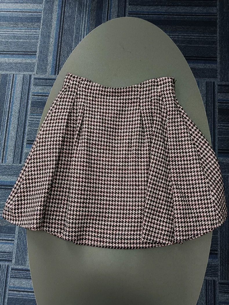 Dior Dior Thousand-bird checkered pleated skirt 2504-Nextarrow Size 27" / US 4 / IT 40 - 1 Thumbnail