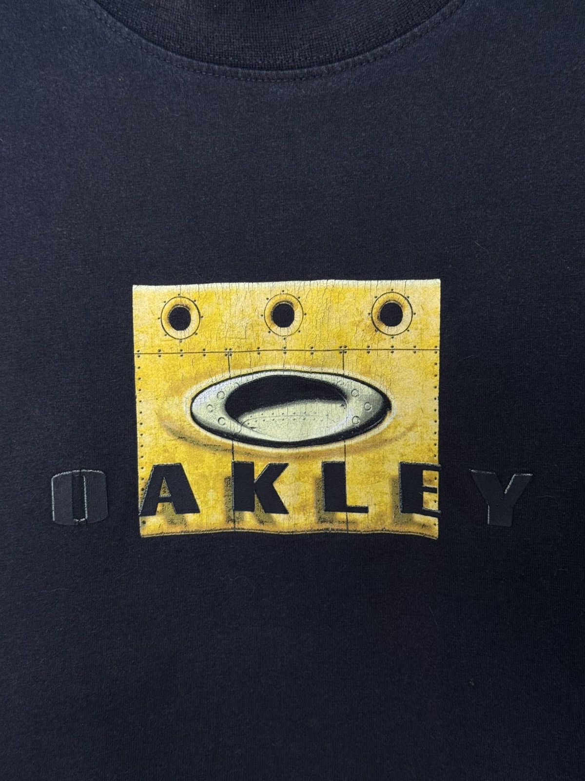 Oakley Rare Vintage Oakley Big Center Logo Submarine fade T-Shirt Size US L / EU 52-54 / 3 - 3 Thumbnail