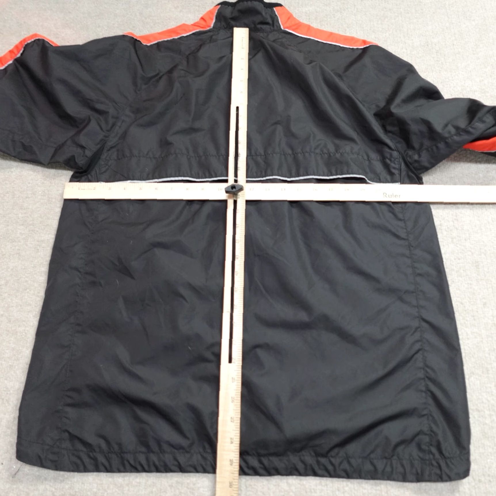 Nike VINTAGE Nike Jacket Large Black Red Full Zip Windbreaker Alpha Project Mens L Black Windbreaker Full Zip Nike Jacket Size US L / EU 52-54 / 3 - 4 Thumbnail
