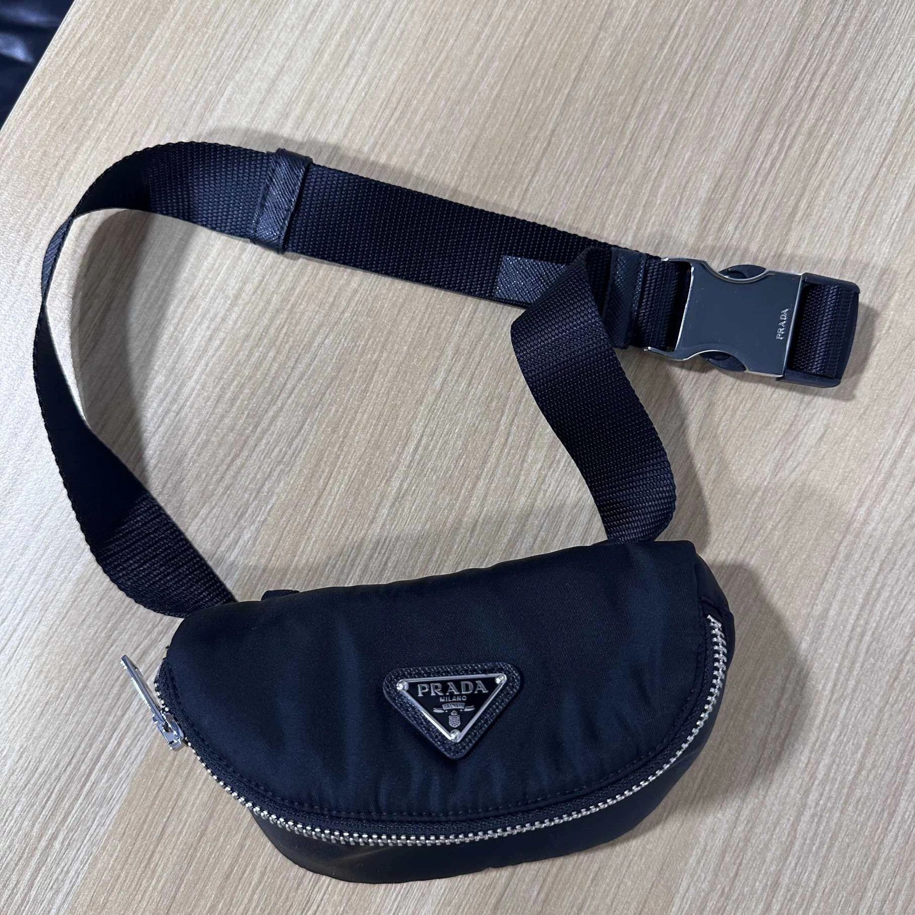 Prada PRADA 25FW triangle logo waist bag cinched down jacket 38 Size XS / US 0-2 / IT 36-38 - 8 Thumbnail