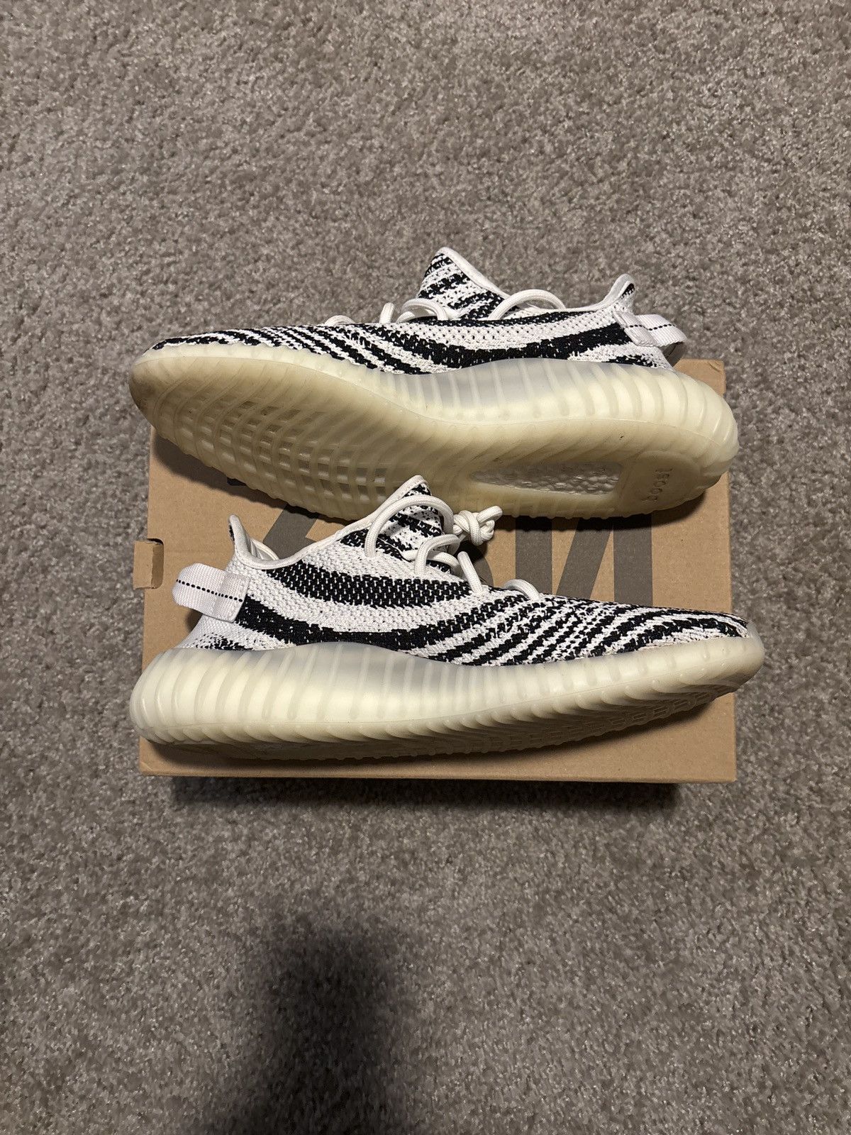 Yeezy Yeezy Boost 350 V2 Zebra Size US 11 / EU 44 - 7 Thumbnail