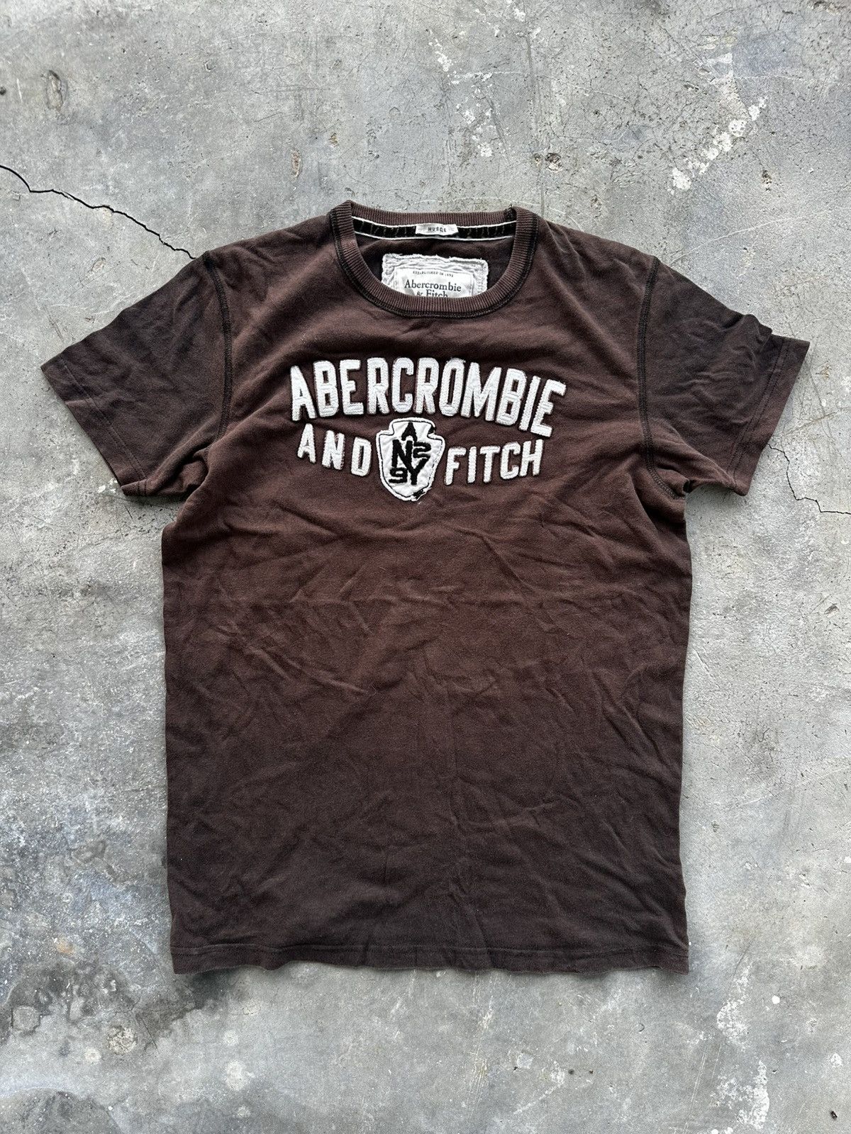 Abercrombie & Fitch Vintage Abercrombie & Fitch Spellout Y2k Tshirt Size US S / EU 44-46 / 1 - 1 Thumbnail