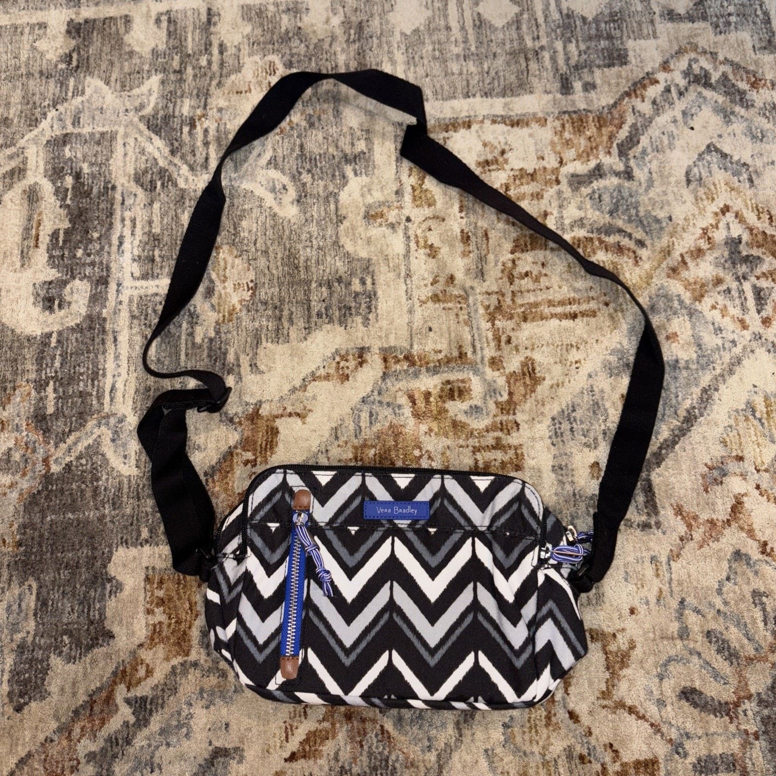 Vera Bradley Vera Bradley Hipster/Mini Sling Chevron Medallion Pattern Size ONE SIZE - 1 Thumbnail