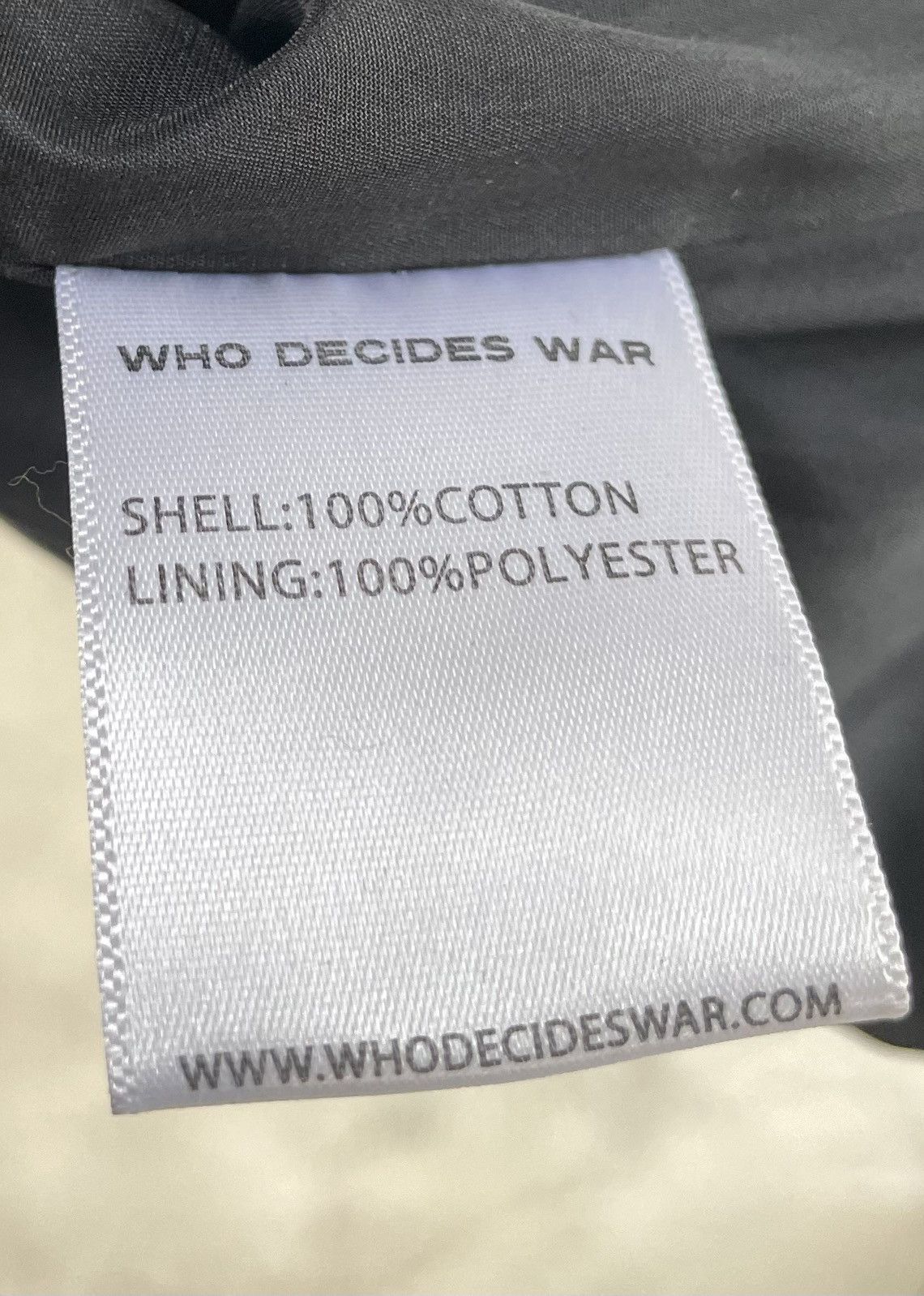 Who Decides War Who Decides War Signature Scripture Puffer Size US L / EU 52-54 / 3 - 6 Thumbnail