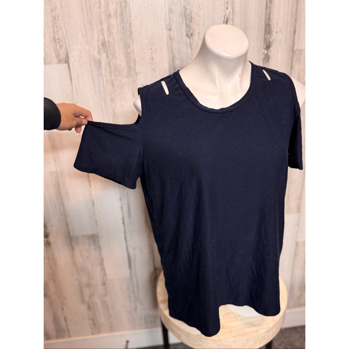 Other Glitz Navy Cold Shoulder Cutout Short Sleeve Top – Size 2X Size XXL / US 16-18 / IT 52-54 - 3 Thumbnail
