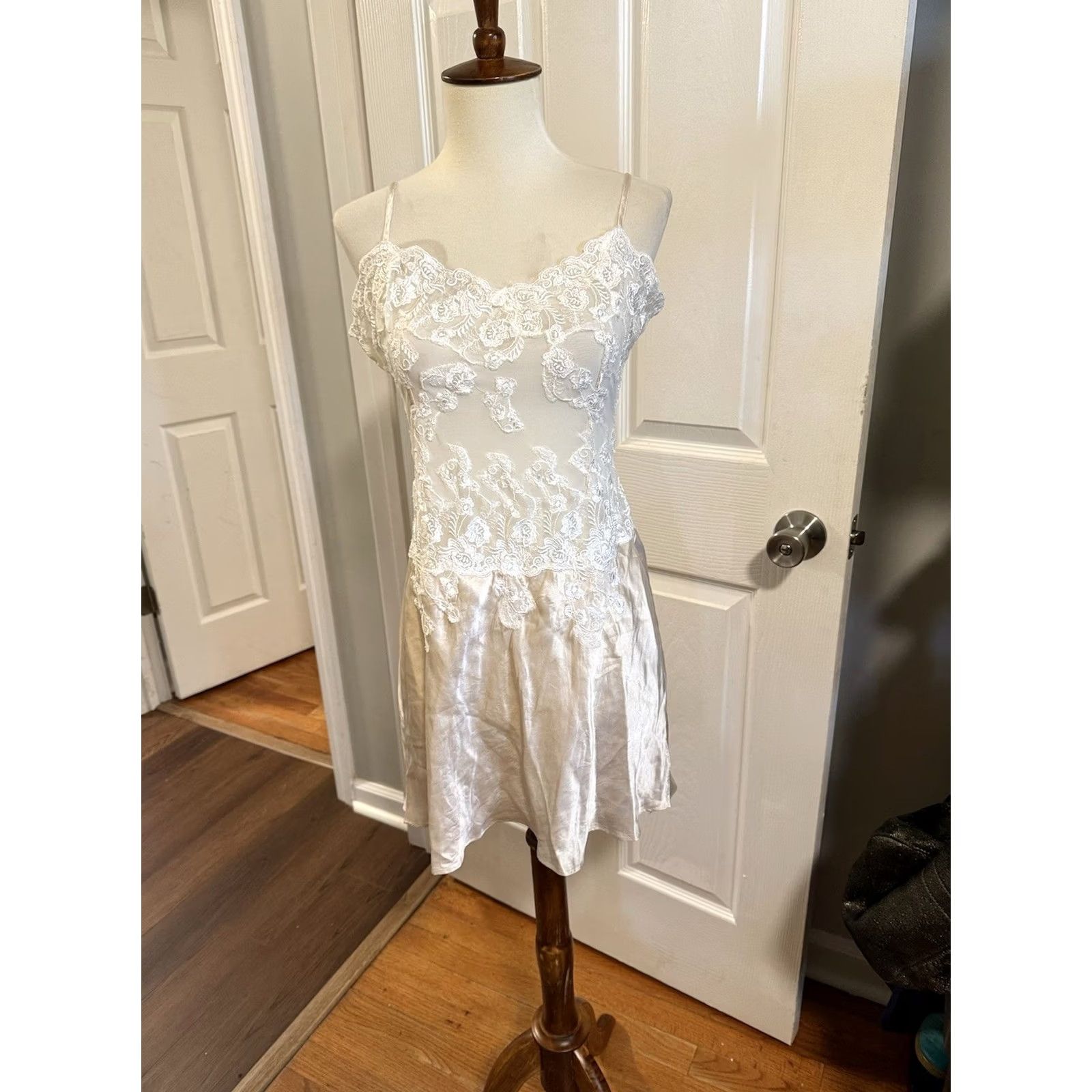 Victoria's Secret VINTAGE Victoria's Secret Silk Lace Slip Dress S Women Pink Romantic Ethereal Size ONE SIZE - 2 Thumbnail