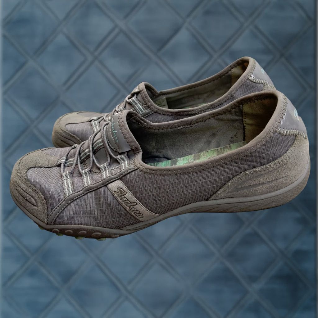 SKECHERS Skechers Breathe Easy Womens 8.5 Gray Comfort Memory Relaxed Fit Slip-On Size ONE SIZE - 1 Thumbnail