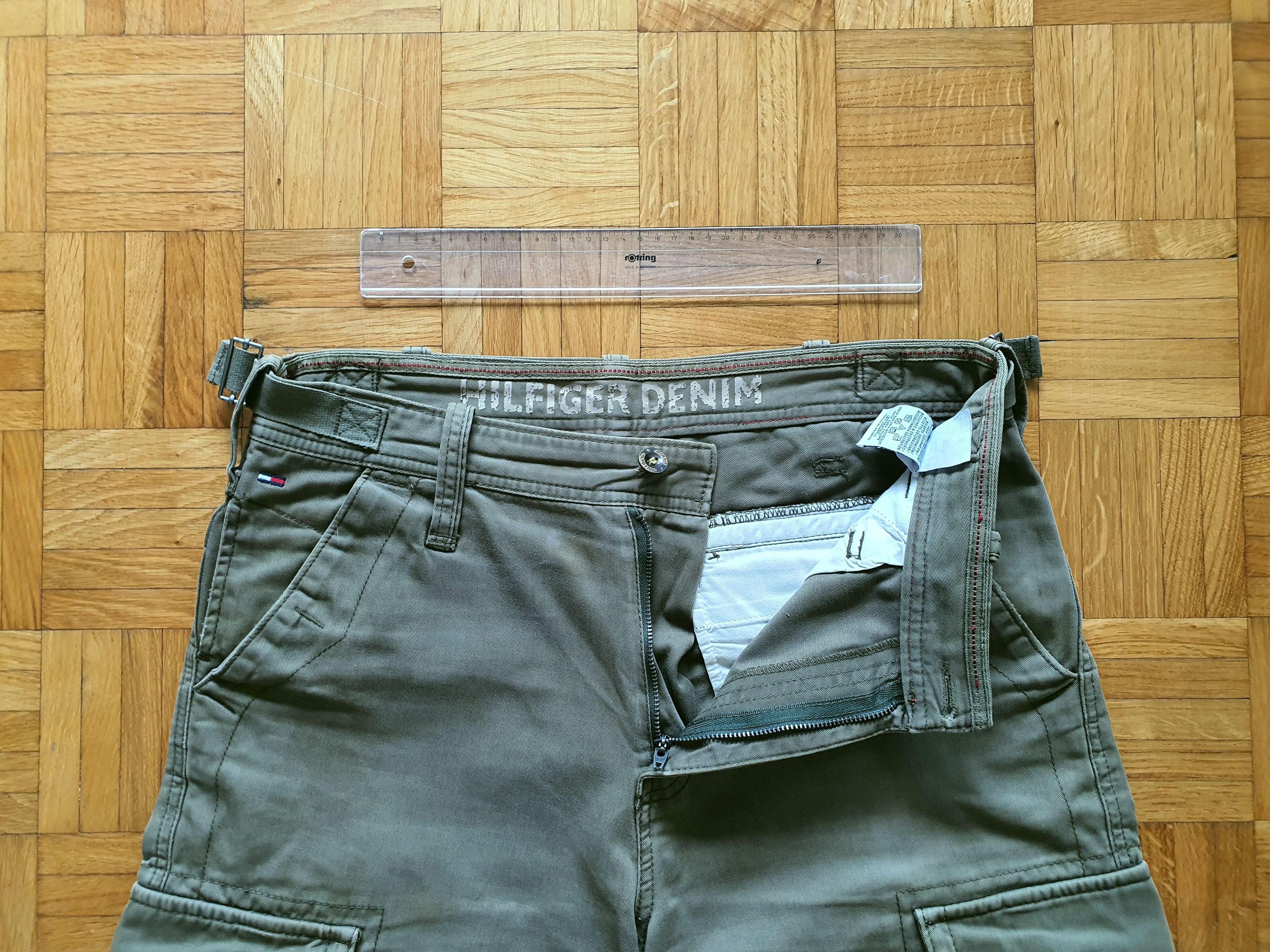 Tommy Hilfiger Hilfiger Denim - Vintage (00s) Olive Green Cargo Shorts Size US 31 - 4 Thumbnail