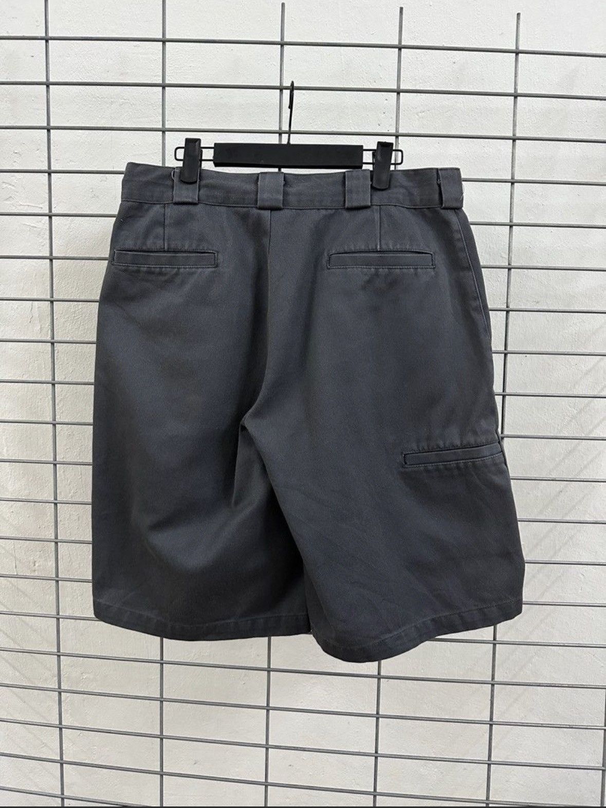 realmad HECTIC Rare 90’s Masterpiece X Realmad HECTIC Loose Fit Work Shorts Size US 32 / EU 48 - 2 Thumbnail