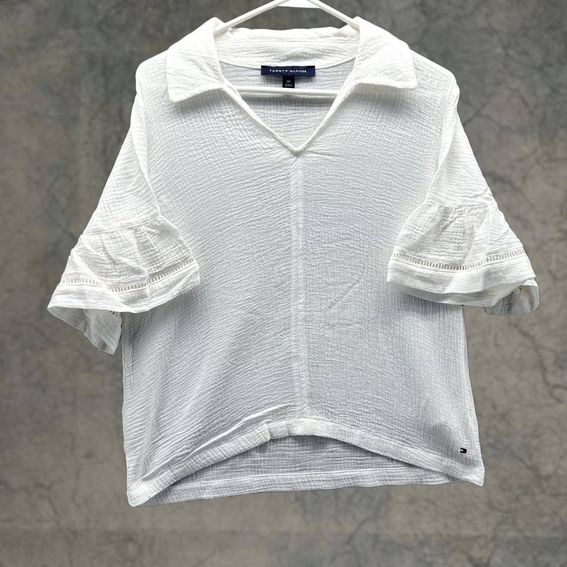 Tommy Hilfiger Tommy Hilfiger Blouse Womens Small White Collared Flutter Sleeve Ruffle Top Size S / US 4 / IT 40 - 1 Thumbnail