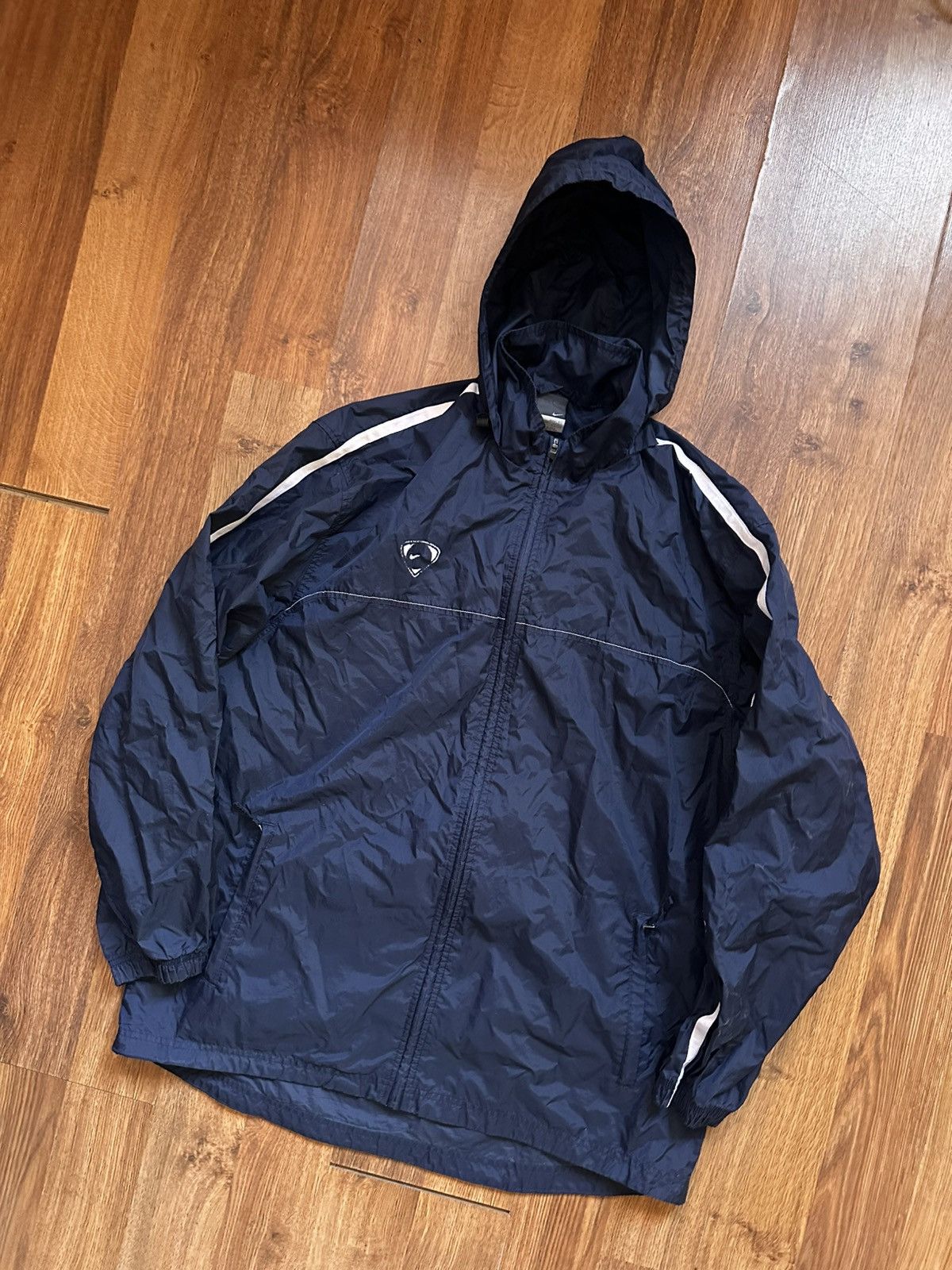 Nike RARE Vintage Nike Team Training Center Archive Windbreaker L Size US L / EU 52-54 / 3 - 2 Thumbnail