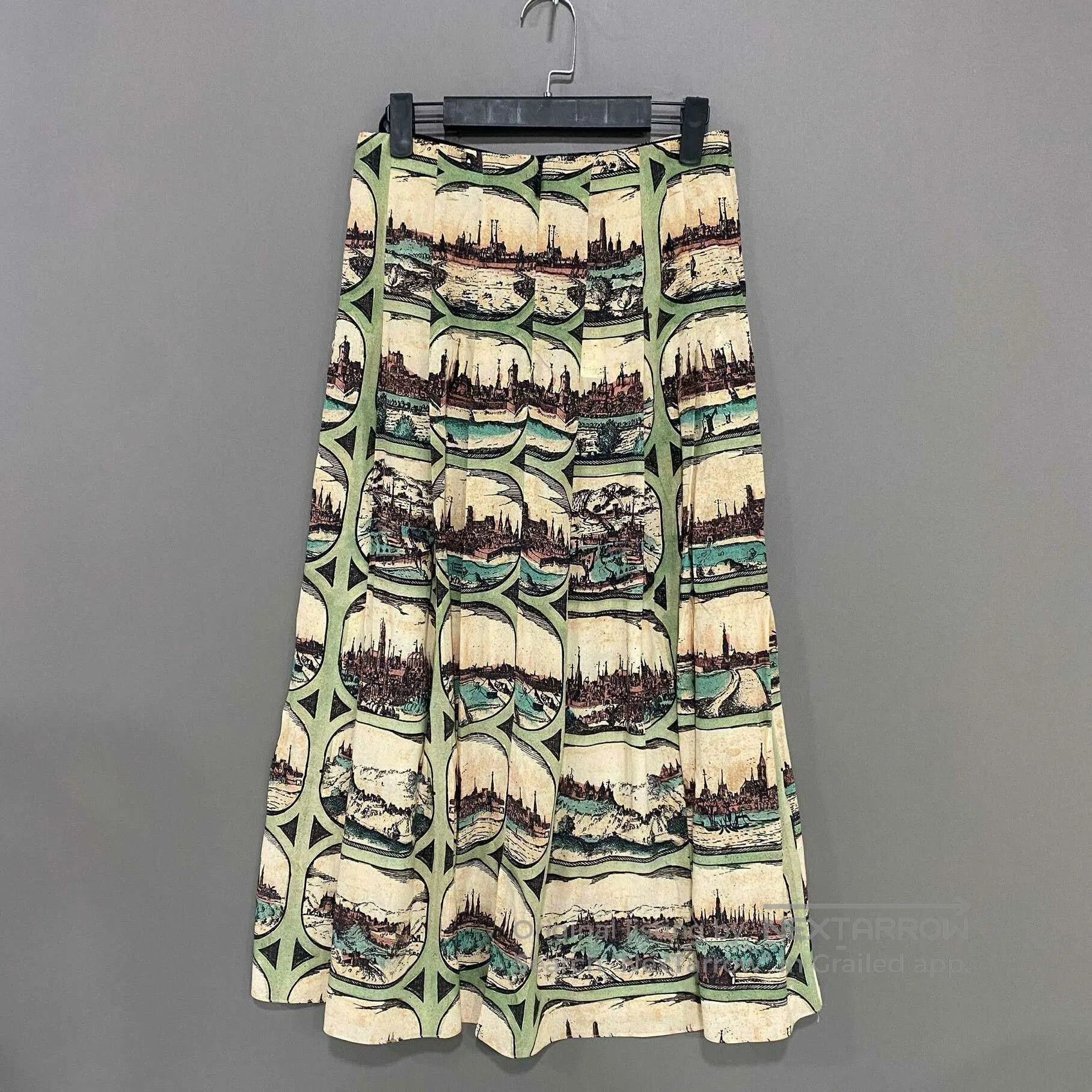 Gucci Gucci Urban Print Midi Skirt. Size 39" - 1 Thumbnail