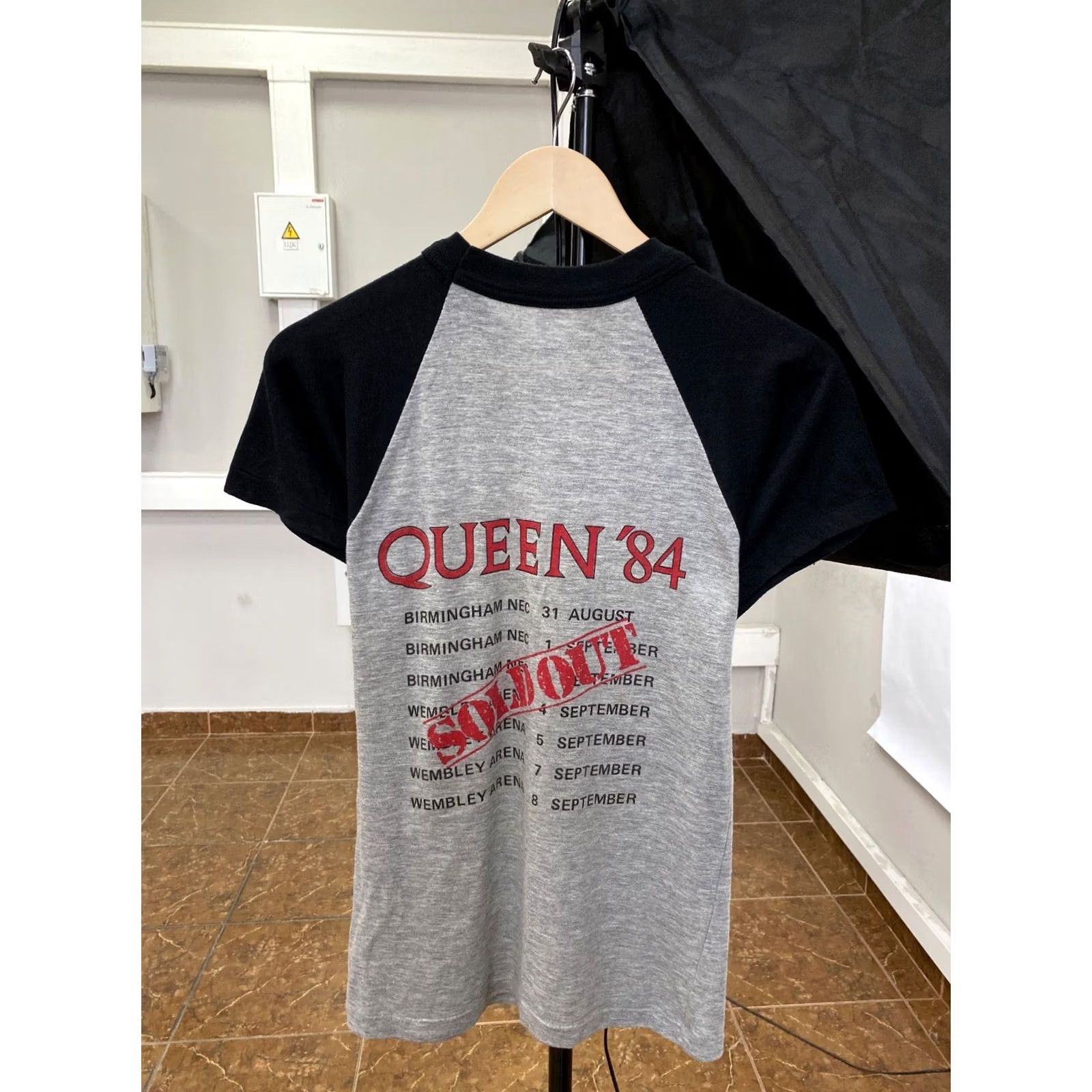 Vintage VINTAGE Queen Freddie Mercury Rare T-Shirt Retro Hype Gray M Men Short Sleeve 1984 80s Concert Shirt Mens Size US M / EU 48-50 / 2 - 2 Thumbnail