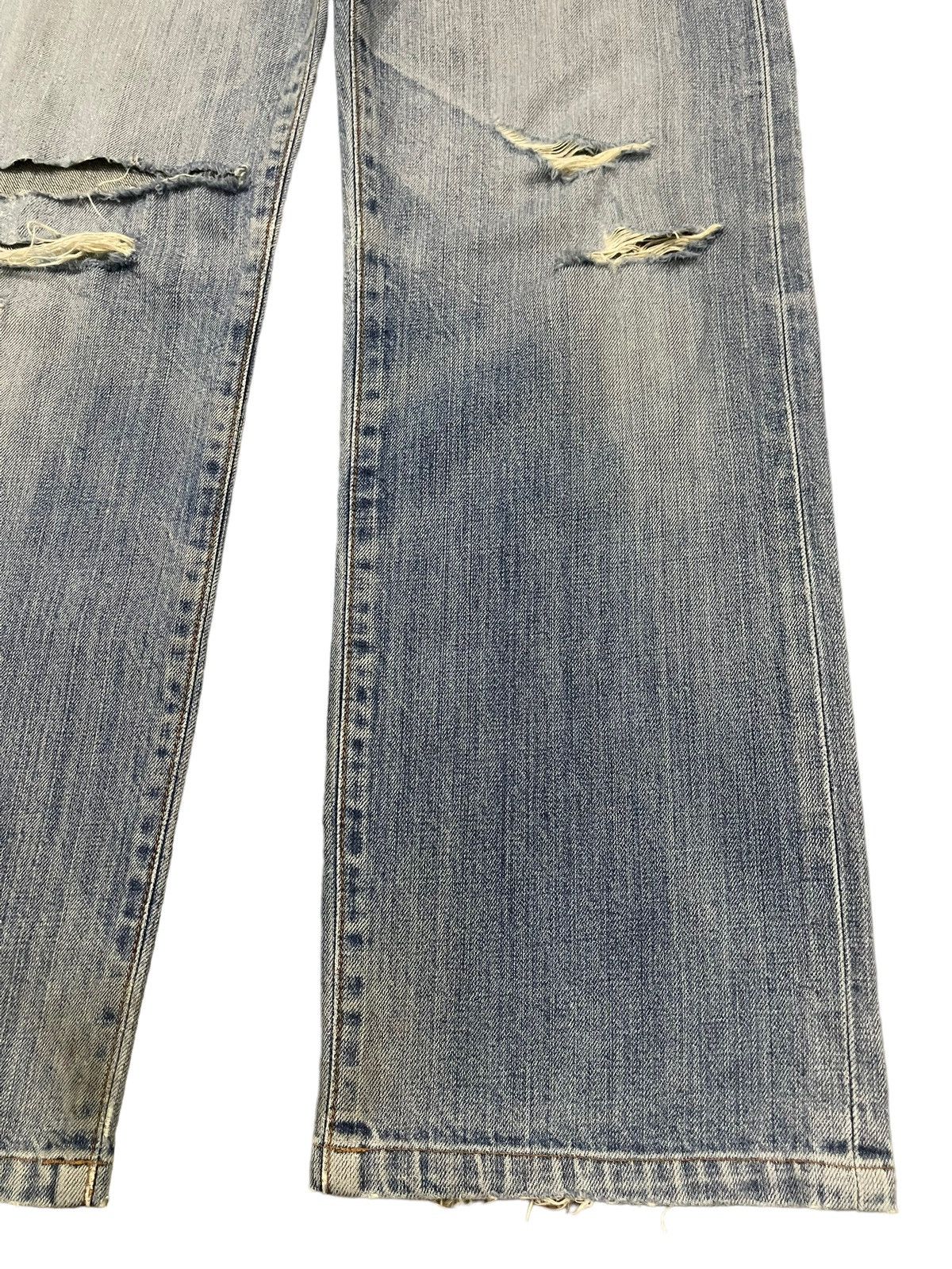 Uniqlo Vintage Japanese Uniqlo Blue Wash Distressed Baggy Jeans Size US 30 / EU 46 - 7 Thumbnail