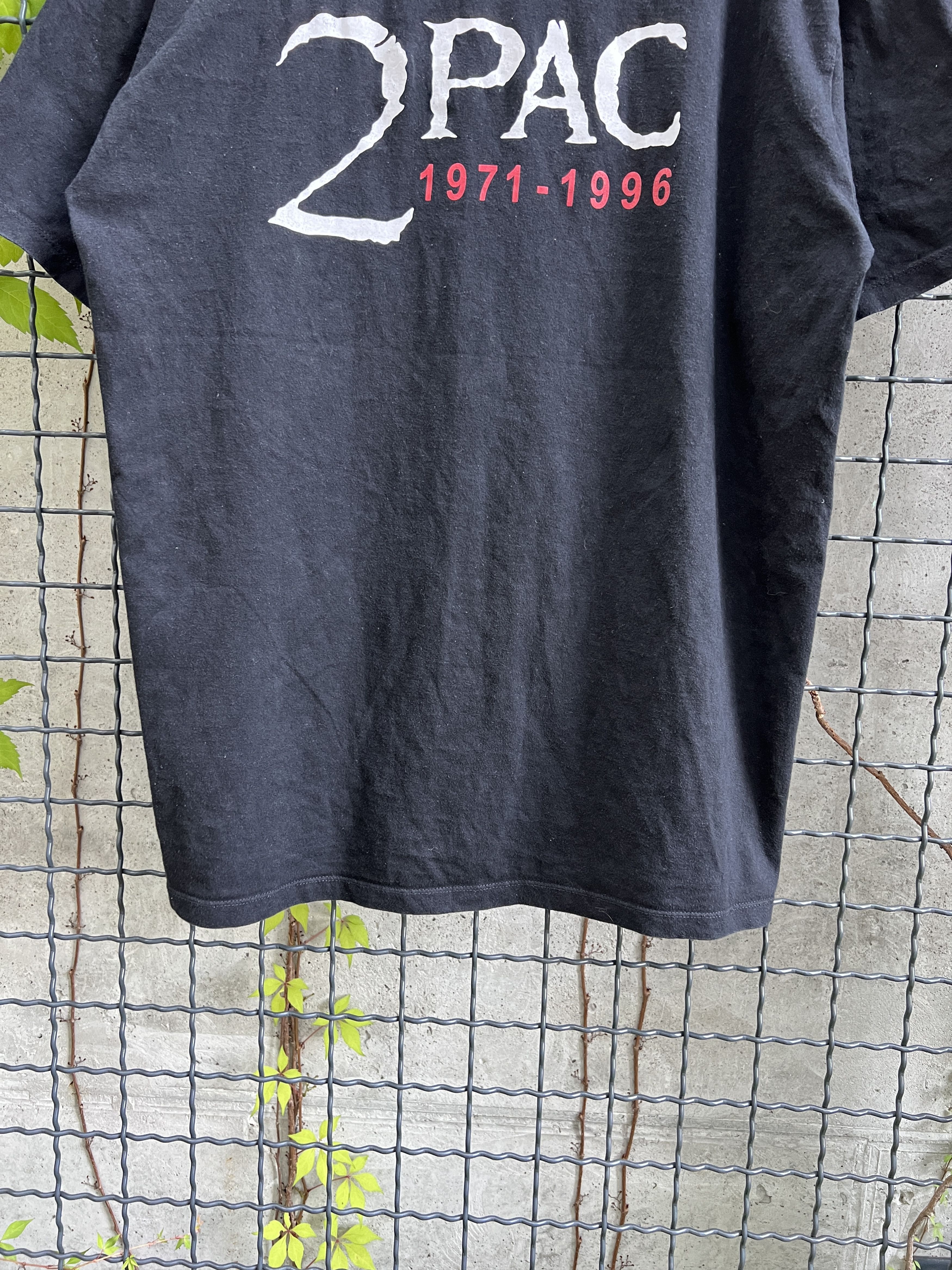 Band Tees × Rap Tees × Vintage Vintage 2Pac 1971-1996 Vintage Memorial Rap T-shirt Size US XL / EU 56 / 4 - 12 Thumbnail
