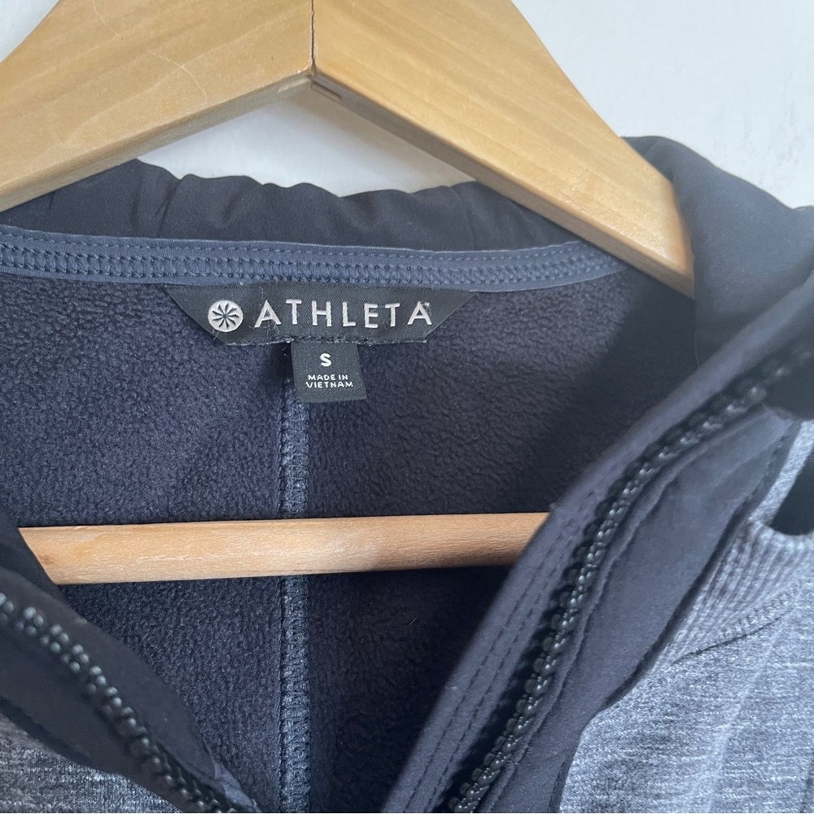 Athleta Athleta Victory Hoodie Thumbholes Zip Up Jacket Size S / US 4 / IT 40 - 3 Thumbnail