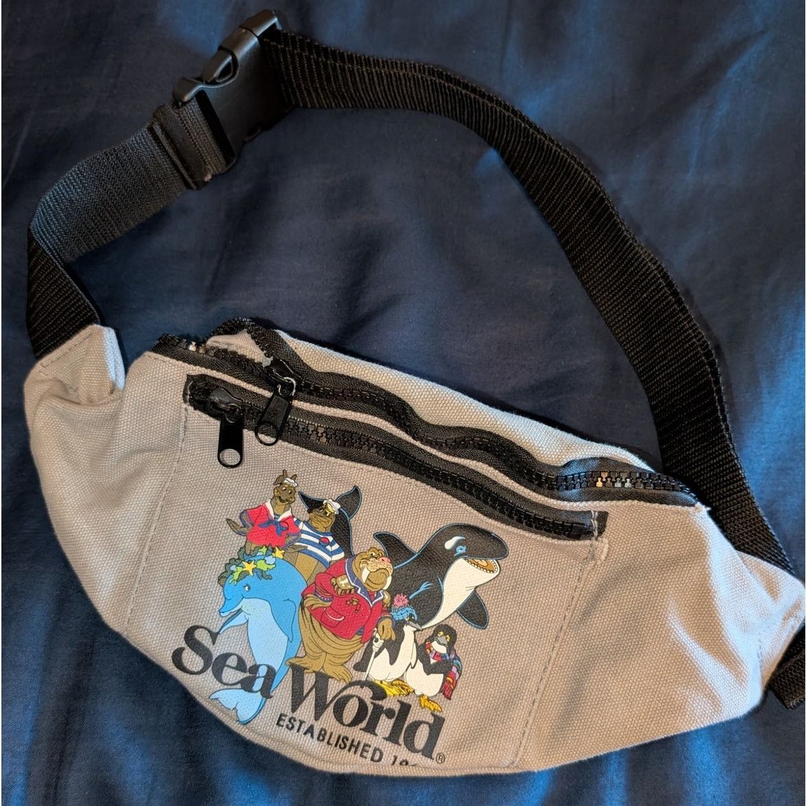 Jansport Vintage Sea World Fanny Pack Waist Bag Shamu 13" x 6" Size ONE SIZE - 1 Thumbnail