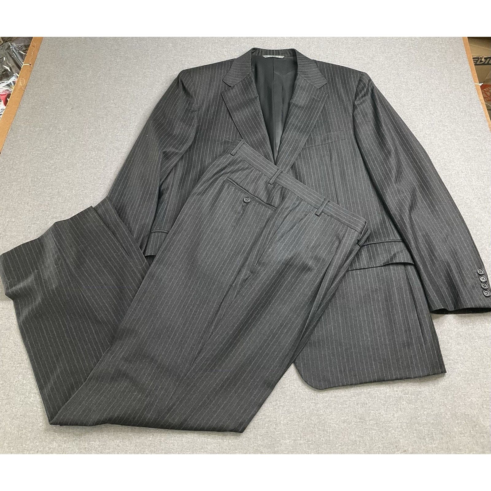 Canali Canali Italy Black suit -AL13290/38 Size IT 54 / US 44R Size 44R - 1 Thumbnail