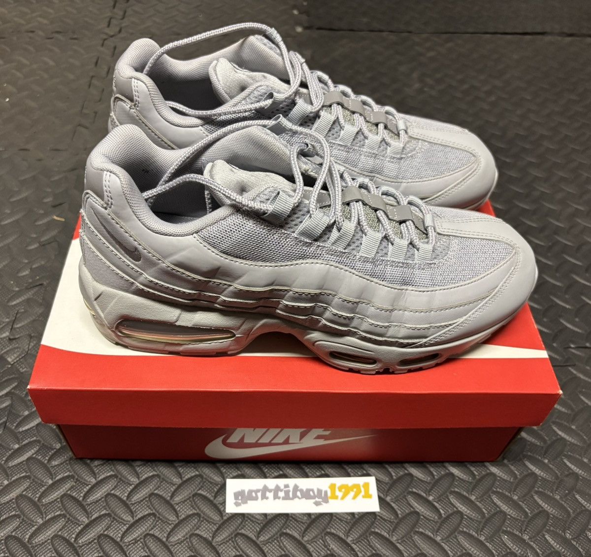 Nike Nike Air Max 95 OG ”Wolf Grey” 2025 Size 10.5 Size US 10.5 / EU 43-44 - 1 Thumbnail