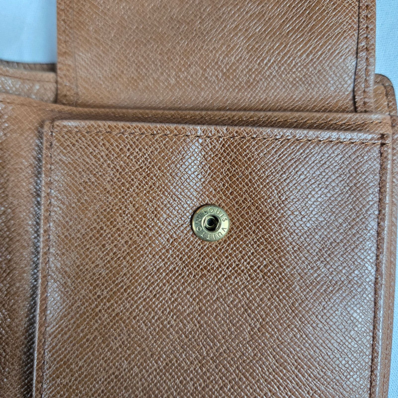 Louis Vuitton Louis Vuitton Monogram Bifold Wallet w/ Coin Pouch Size ONE SIZE - 13 Thumbnail