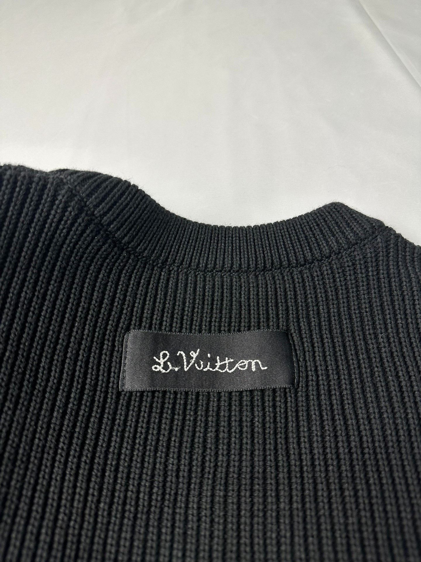 Louis Vuitton Louis Vuitton black doll sweater Nextarrow-2501 Size US XXL / EU 58 / 5 - 5 Thumbnail