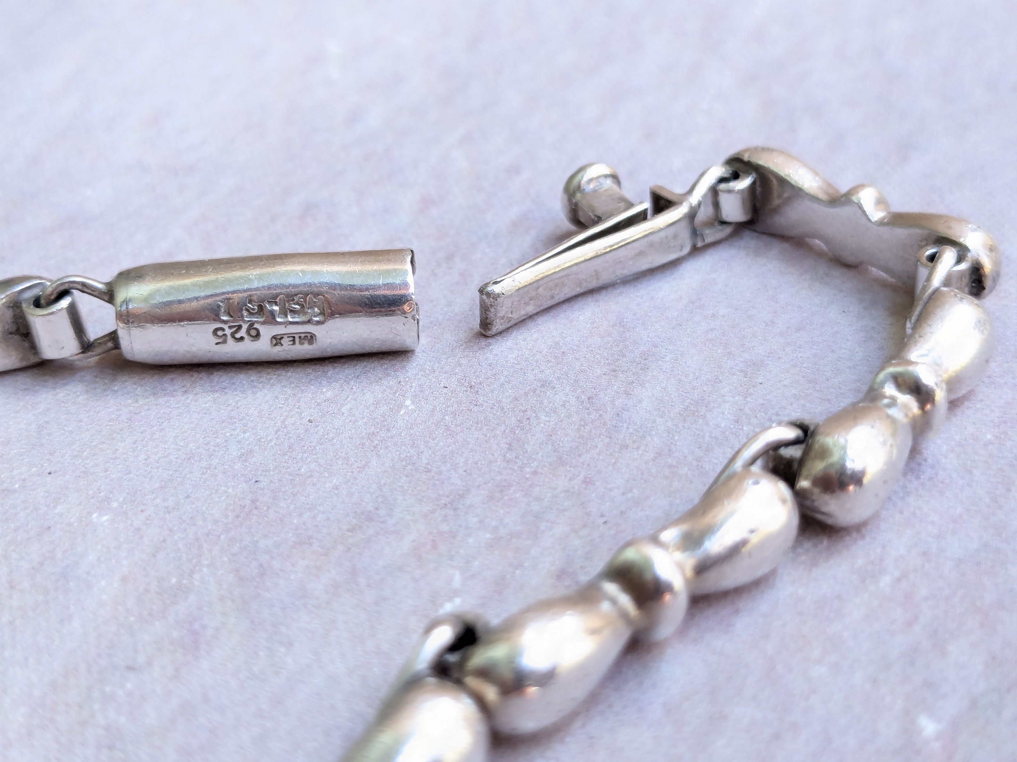 Jewelry Vintage Taxco Sterling Silver Bowtie Bracelet Taxco Size ONE SIZE - 12 Thumbnail