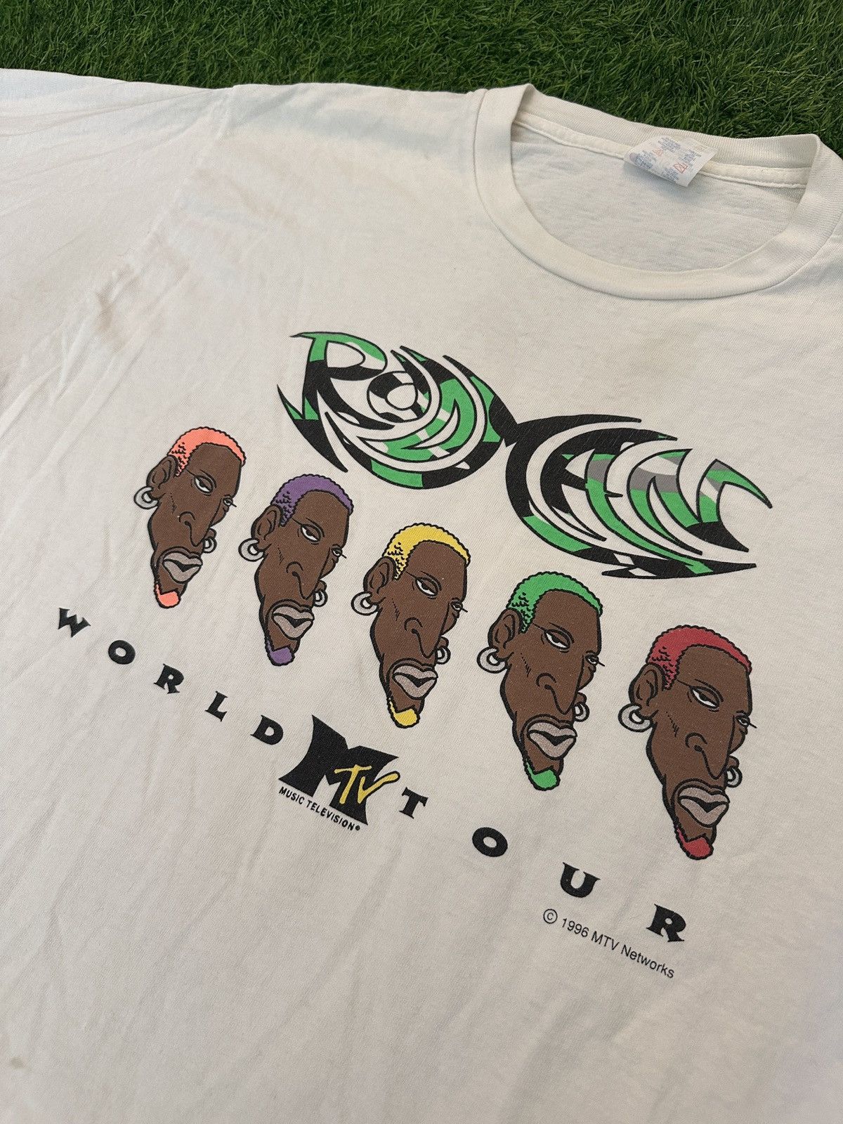 NBA Vintage nba dennis rodman mtv world tour 1996 tee shirt sz L Size US L / EU 52-54 / 3 - 3 Thumbnail