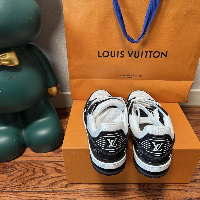 Louis Vuitton Louis Vuitton Trainer Panda Low-Top Fashion Sneakers -2508 Size US 8 / EU 41 - 3 Thumbnail