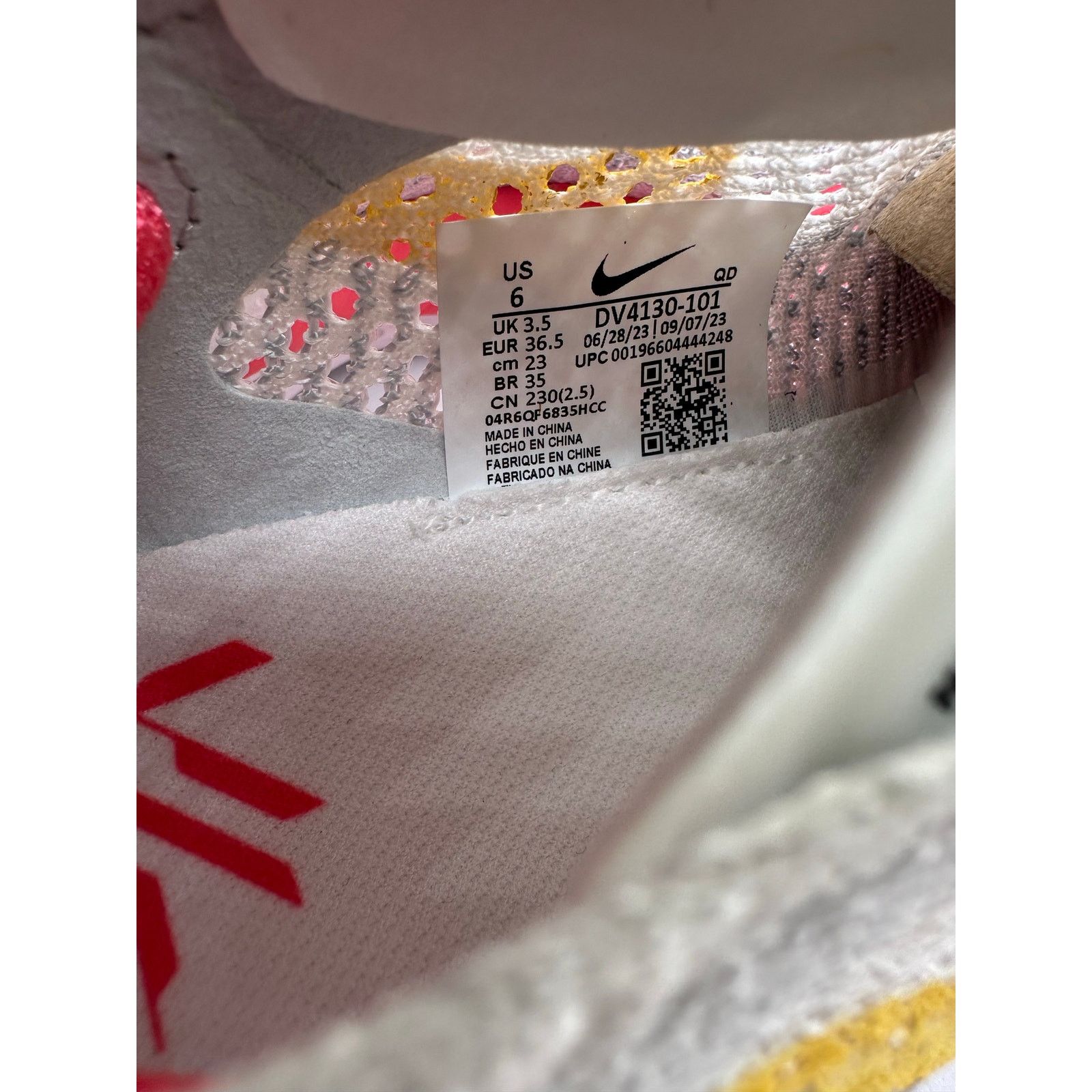 Nike Nike ZoomX VaporFly Next% 3 Wmns “White Sea Coral” size 6W Size US 6 / IT 36 - 6 Thumbnail