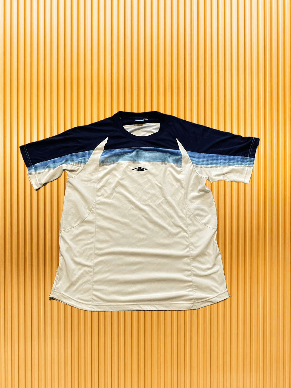 Umbro Umbro logo Streetwear T-Shirt Y2K Vintage Size US XL / EU 56 / 4 - 1 Thumbnail