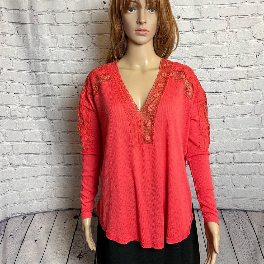 Free People NWT New Free People Lola Lace Trim V-Neck Top Size XS Size XS / US 0-2 / IT 36-38 - 9 Thumbnail