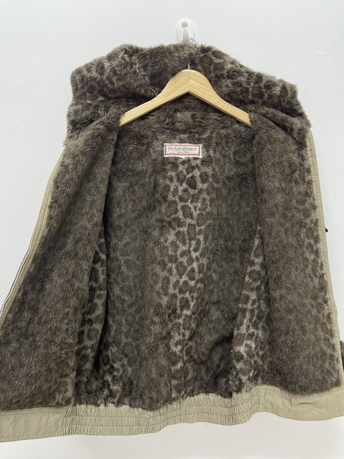 Yves Saint Laurent VINTAGE YVES SAINT LAURENT LEOPARD SHEARLING JACKET Size M / US 6-8 / IT 42-44 - 2 Thumbnail
