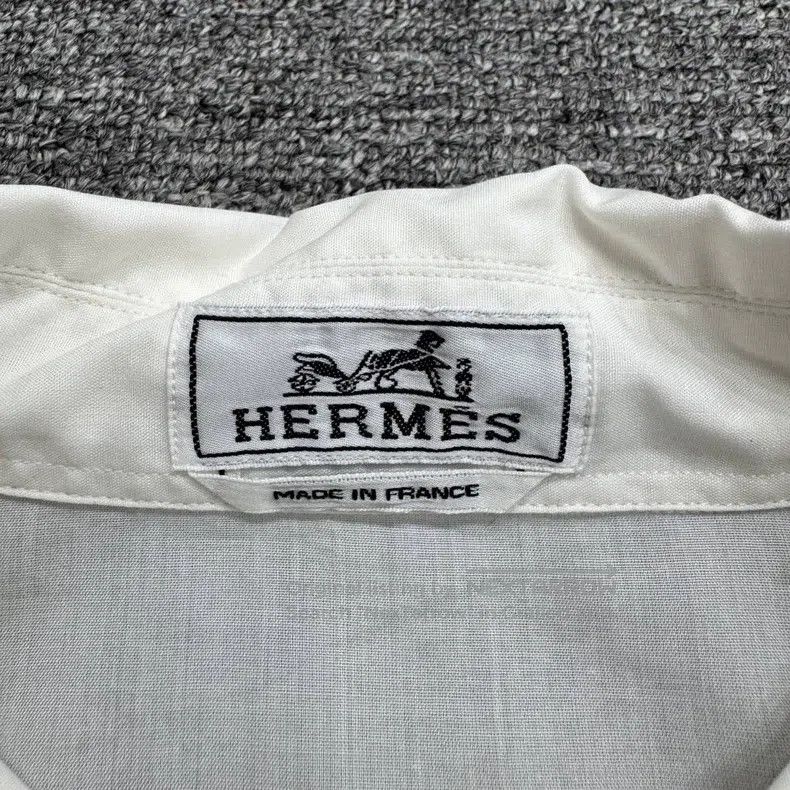 Hermes Hermes size 41 Seahorse print short sleeve Size L / US 10 / IT 46 - 2 Thumbnail