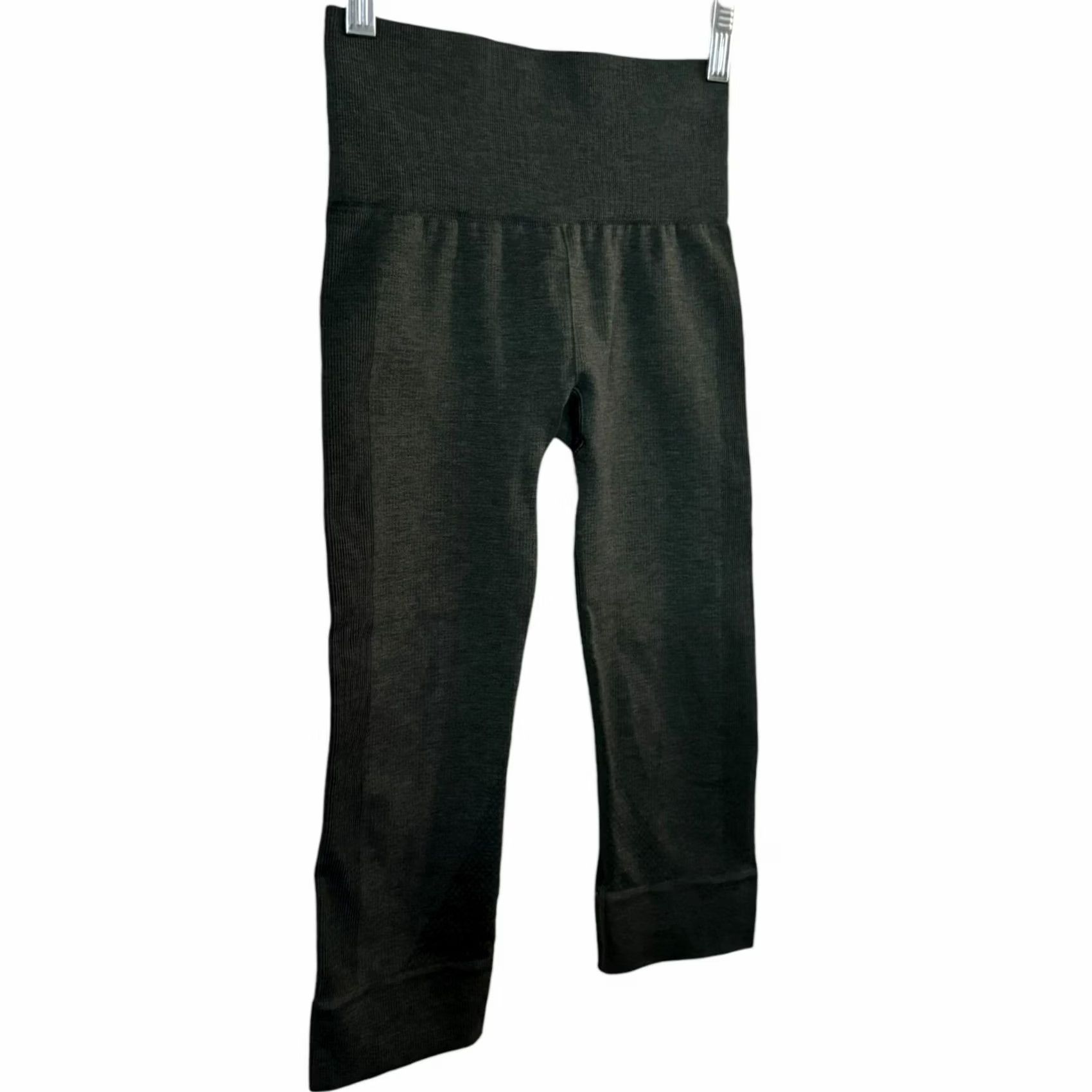 Lululemon Lululemon Seamlessly Street Crop Capri Legging Green Women's 2 Athletic Yoga Gym Size 26" / US 2 / IT 38 - 4 Thumbnail