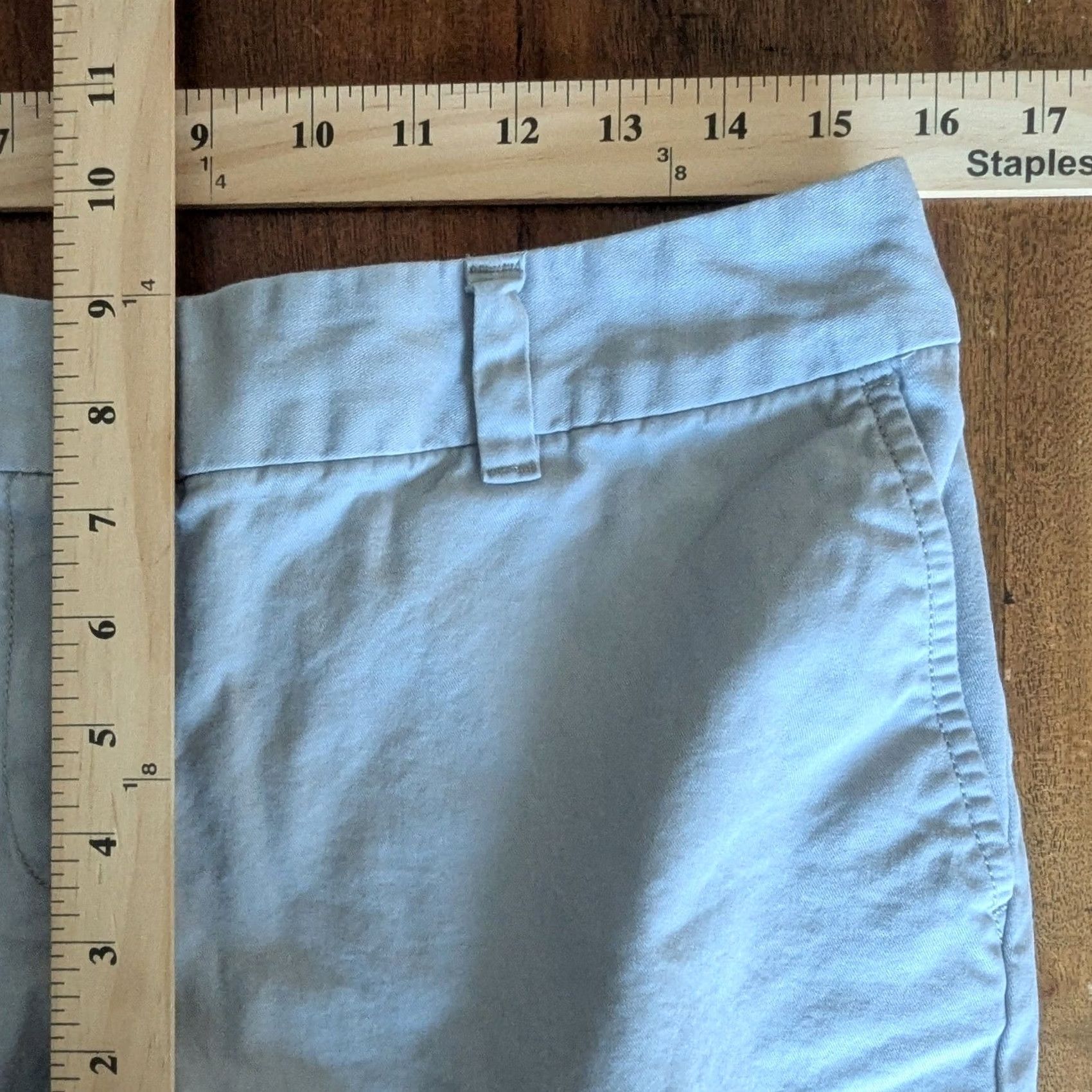 Ann Taylor Ann Taylor LOFT Womens Chino Shorts 4 Inch Inseam Size 6 Light Grey 100% Cotton Regular Front Pockets Casual Summer Spring Mens Womens Girls? Size 28" / US 6 / IT 42 - 5 Thumbnail