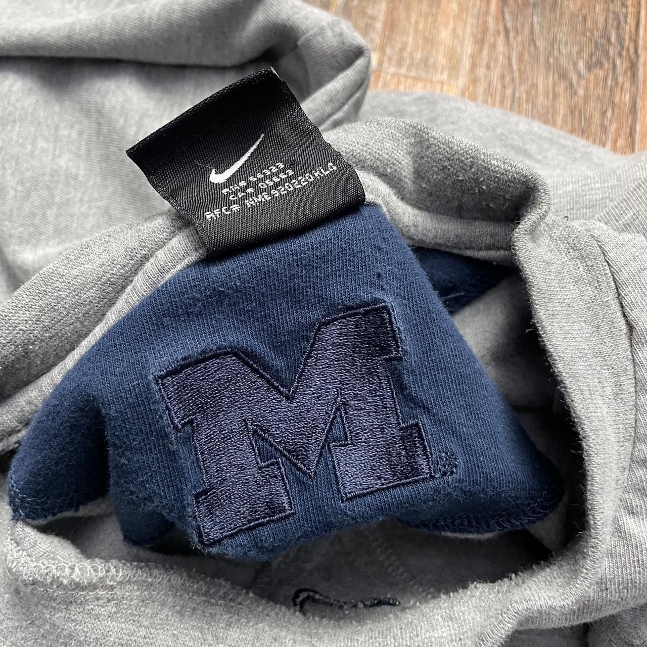Nike Nike Michigan Shirt Michigan Center Swoosh Grey Large Size US L / EU 52-54 / 3 - 7 Thumbnail
