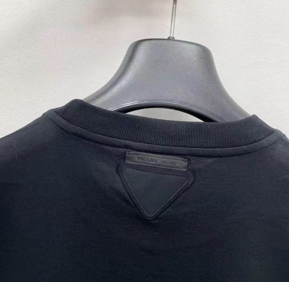 Prada Black Short-Sleeve Crew Neck T-Shirt. Size US S / EU 44-46 / 1 - 5 Thumbnail