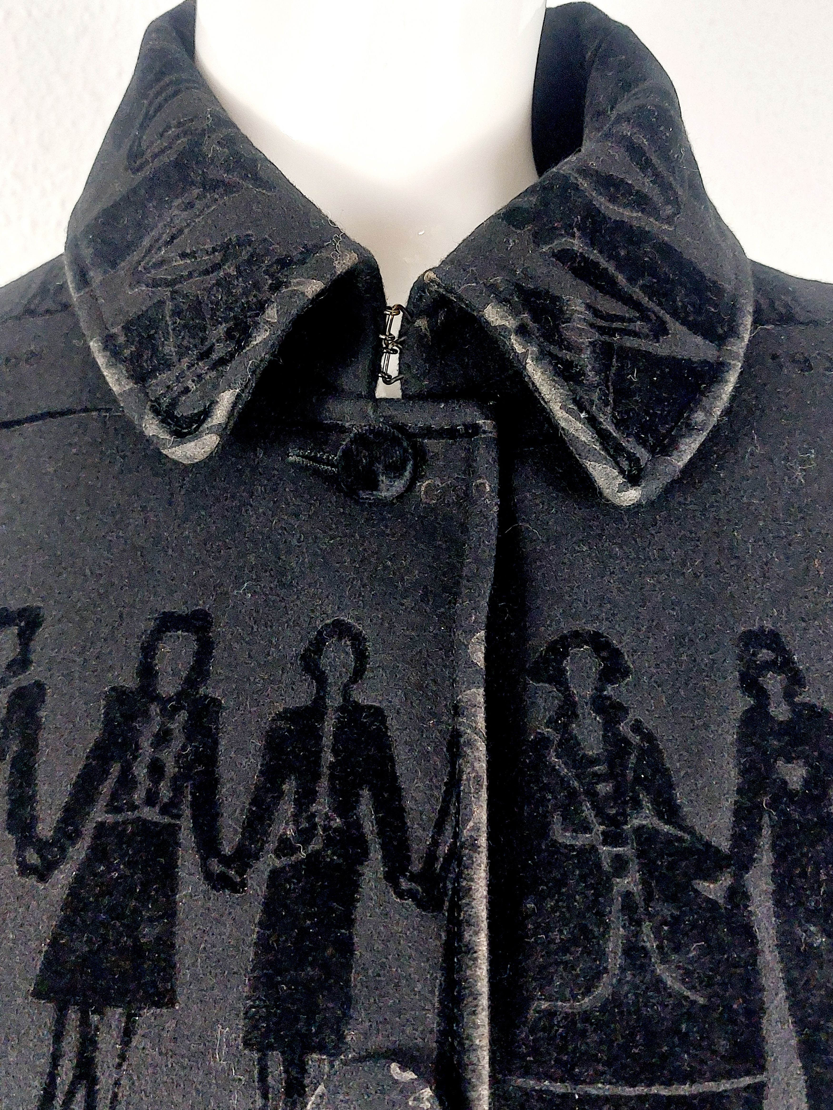 Moschino 1997 Moschino Fashion History Women Velvet Jacket Coat Size L / US 10 / IT 46 - 4 Thumbnail