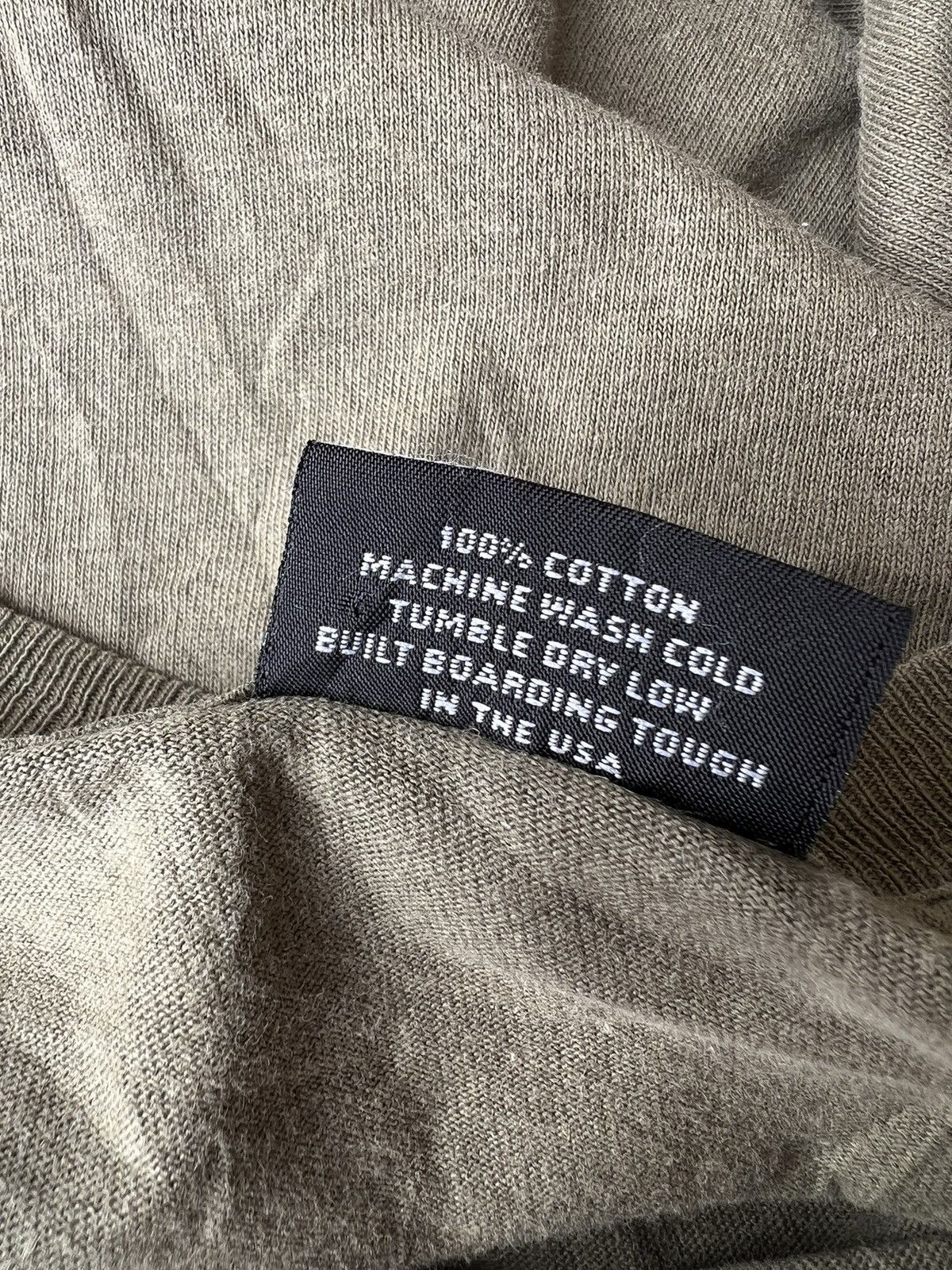 Vintage 90s Volcom Stone YouthAgainstEstablisment Sun Fade t shirt Size US L / EU 52-54 / 3 - 18 Thumbnail