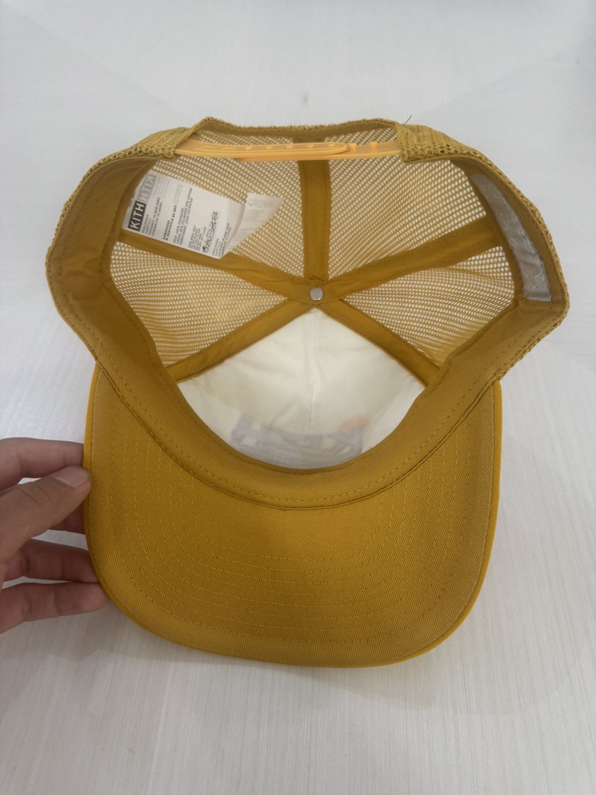 Kith KITH Hawaii yellow meshback trucker hat 2025 used Size ONE SIZE - 2 Thumbnail