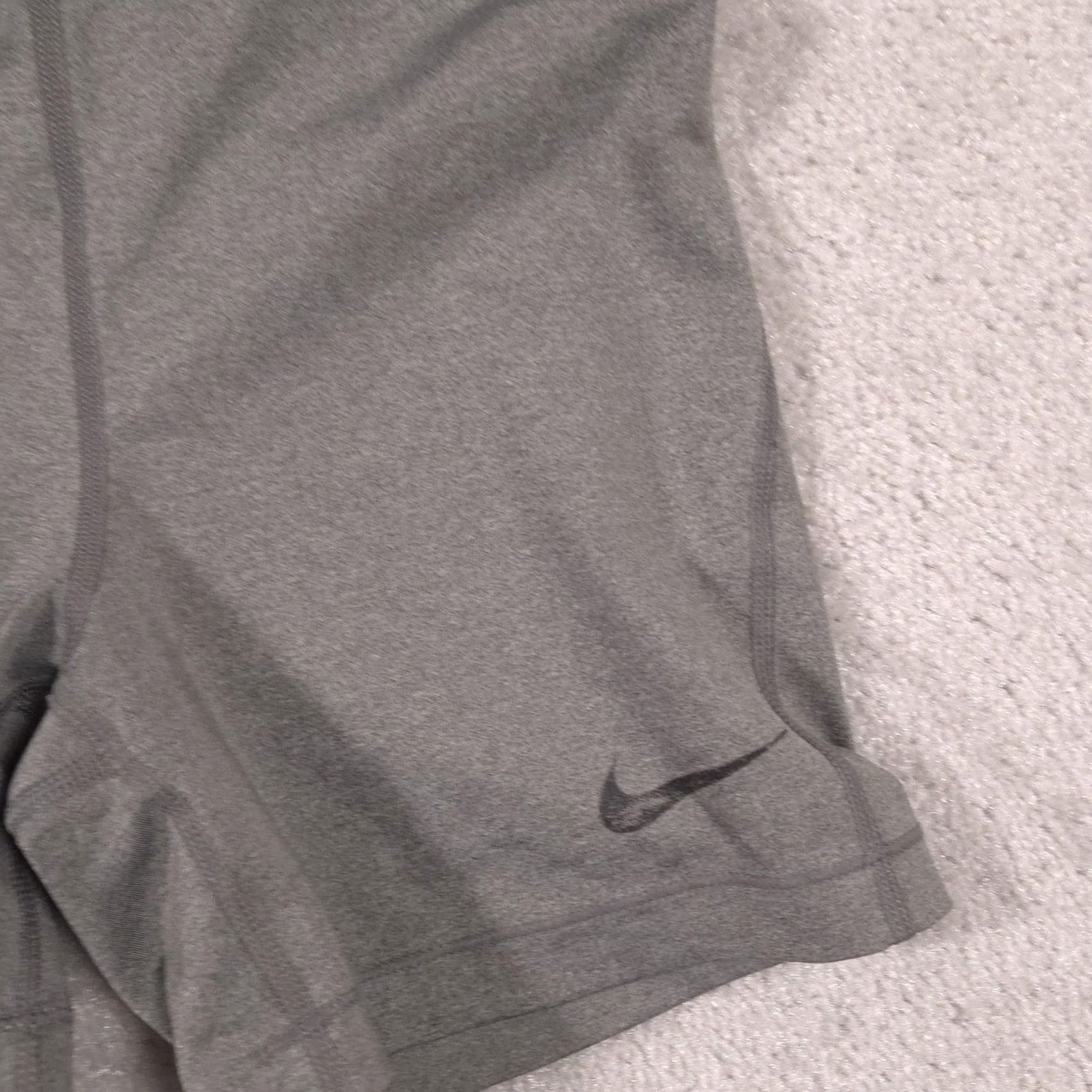 Nike Nike Pro Compression Shorts Womens Medium Gray Dri-FIT Training Running Size 32" / US 10 / IT 46 - 4 Thumbnail