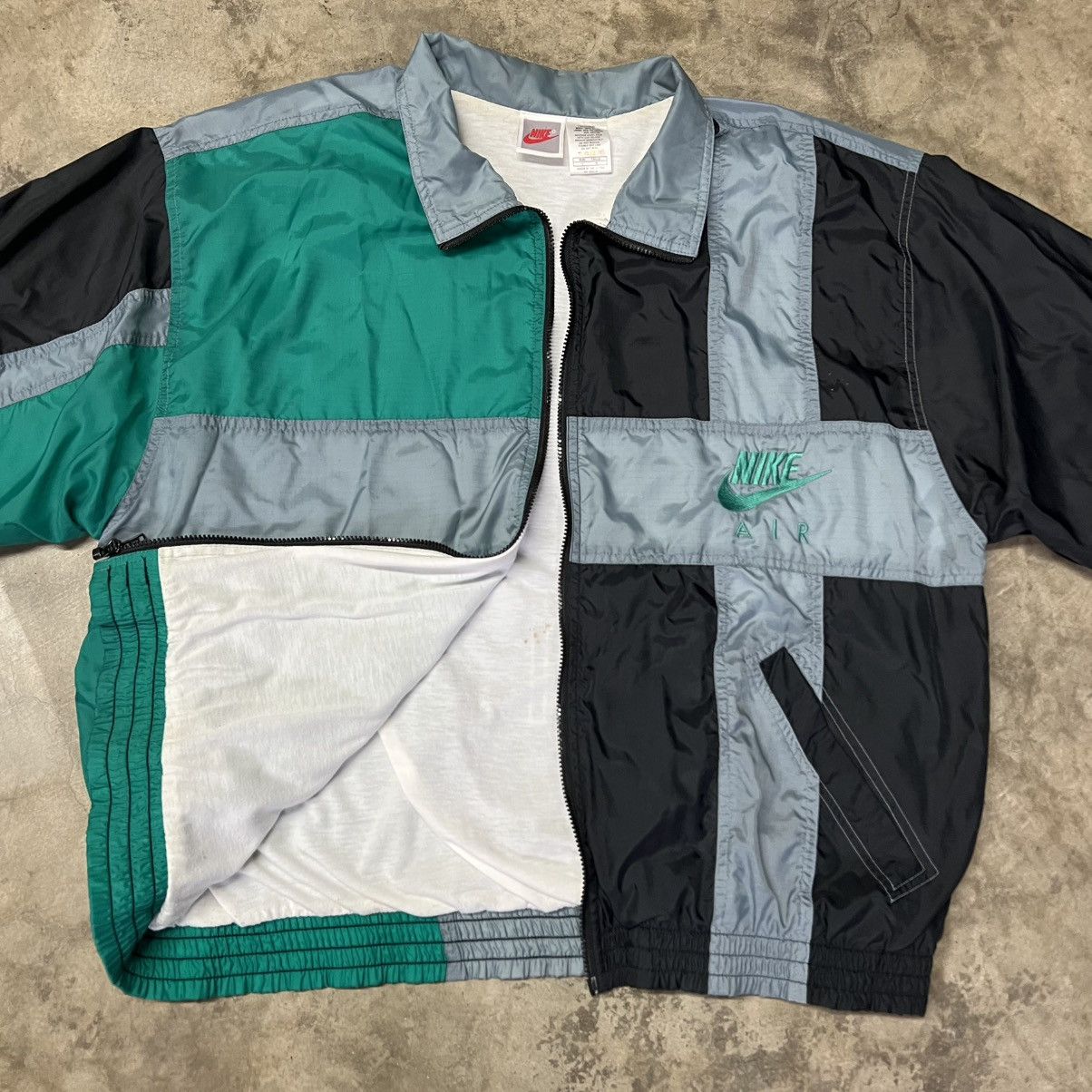 Nike × Vintage Vintage 90’s Nike Logo Full-Zip Windbreaker Jacket Size US L / EU 52-54 / 3 - 3 Thumbnail