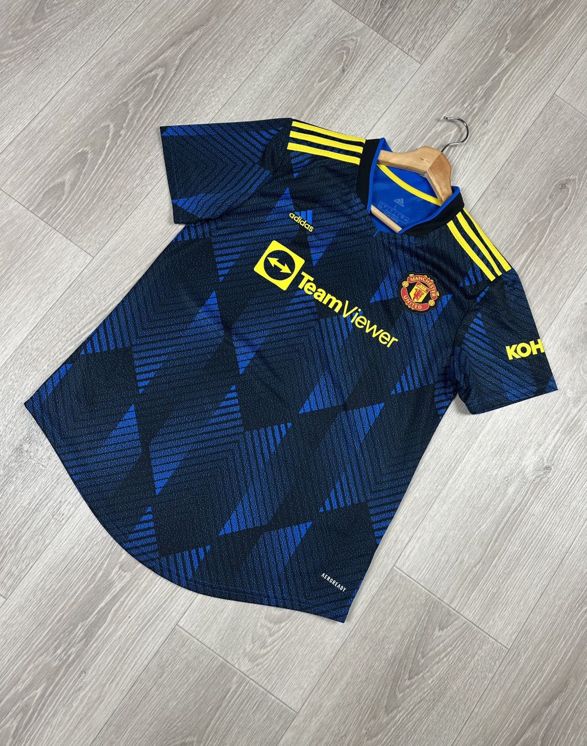 Adidas Adidas Manchester United 2021/22 Blue Soccer Jersey Size US XS / EU 42 / 0 - 3 Thumbnail