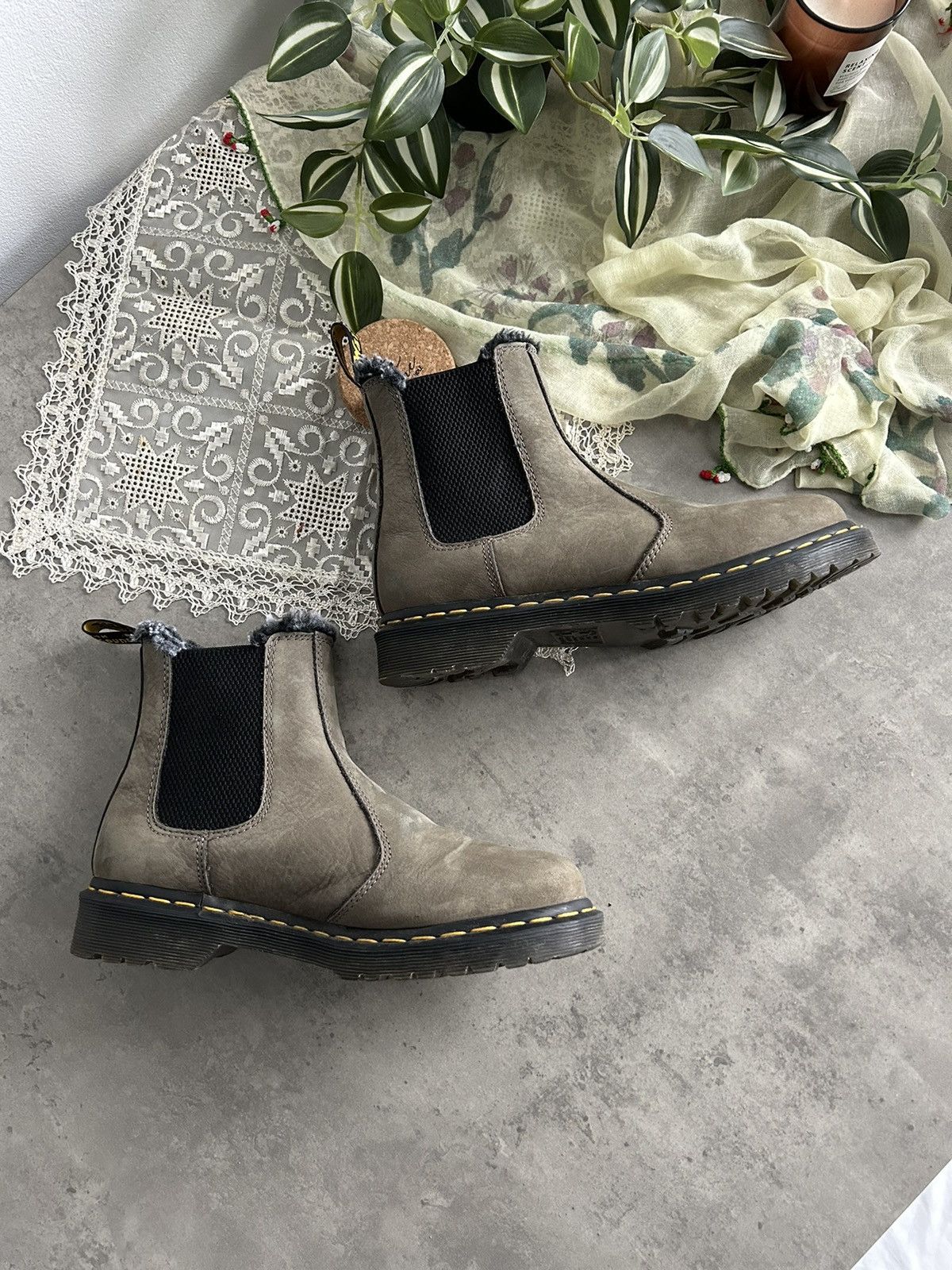 Dr. Martens × Vintage Dr. Martens 2976 Olive Suede Fur Lined Boots Leather Green Size US 9 / IT 39 - 8 Thumbnail