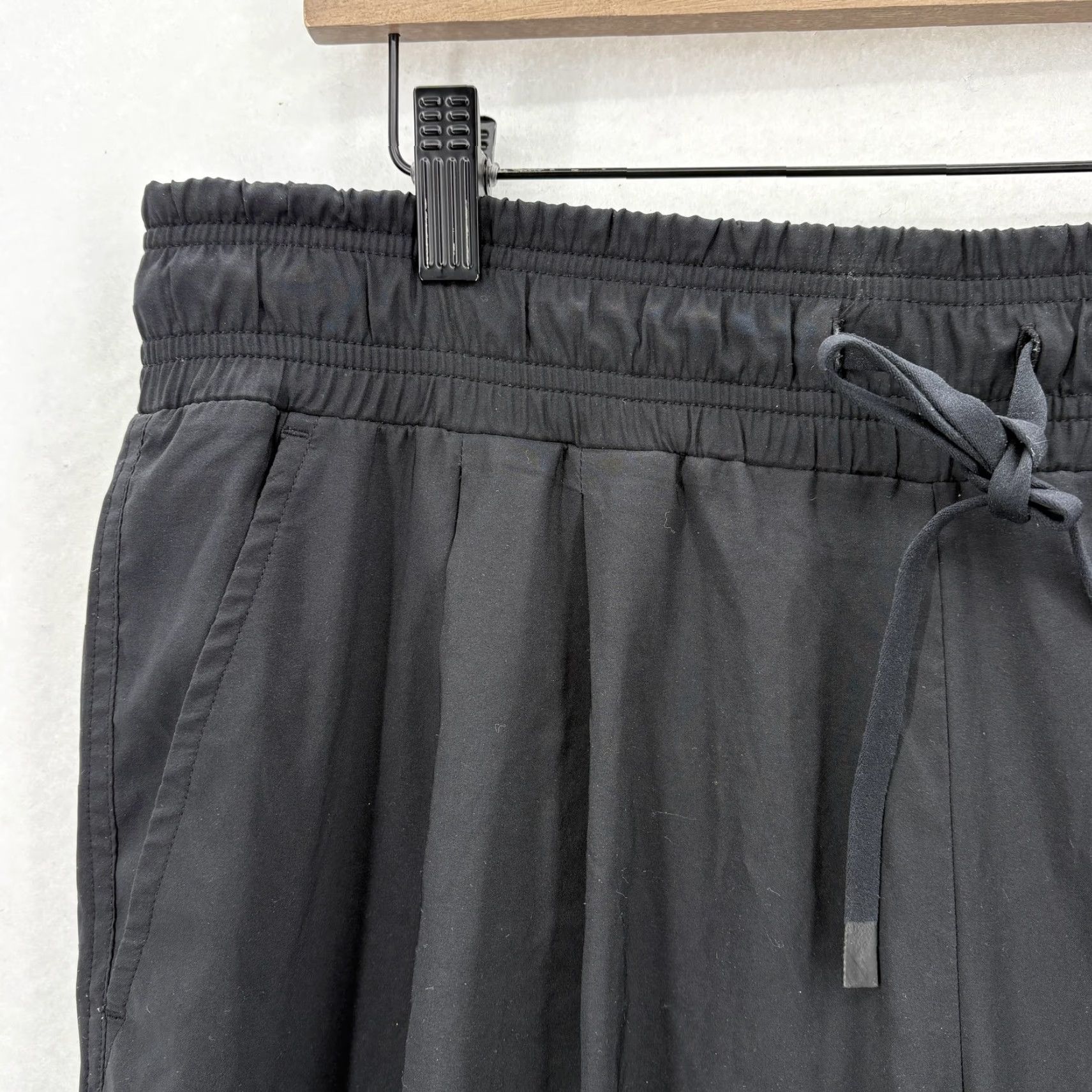 Athleta Athleta Revive Jogger Pants Womens 14 Black Drawstring Pockets Gym Travel Size 36" / US 14 / IT 50 - 3 Thumbnail