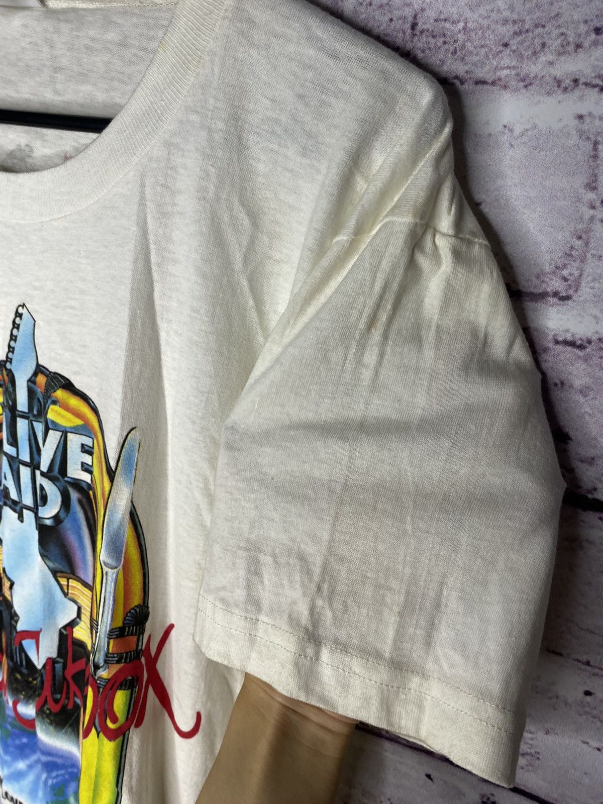 Band Tees MENS Live Air The Global Jukebox 1985 Vintage Rare Band Tee Size US L / EU 52-54 / 3 - 7 Thumbnail